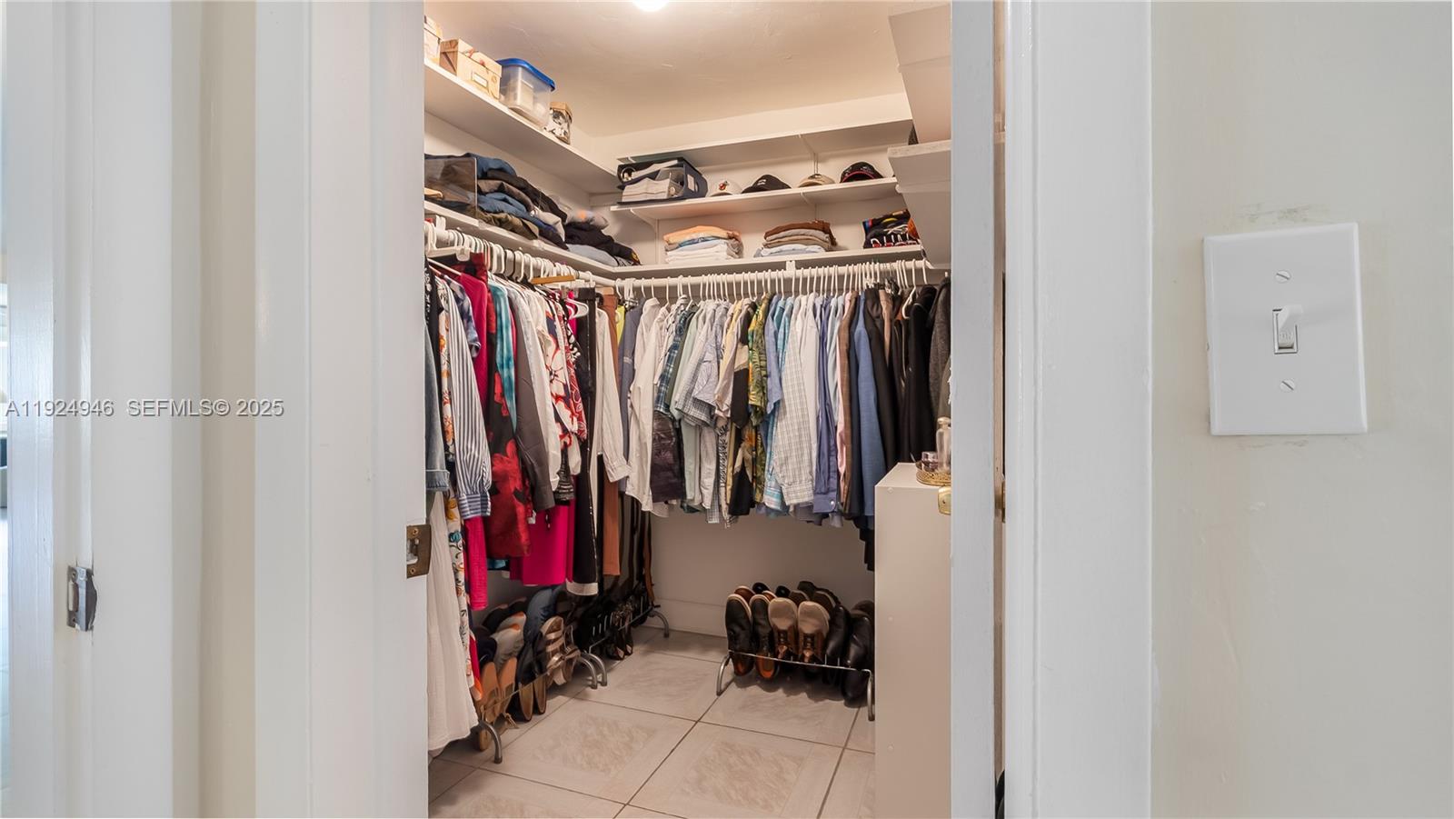 Hollywood, Florida, 33021, United States, 3 Bedrooms Bedrooms, ,2 BathroomsBathrooms,Residential,For Sale,2001683