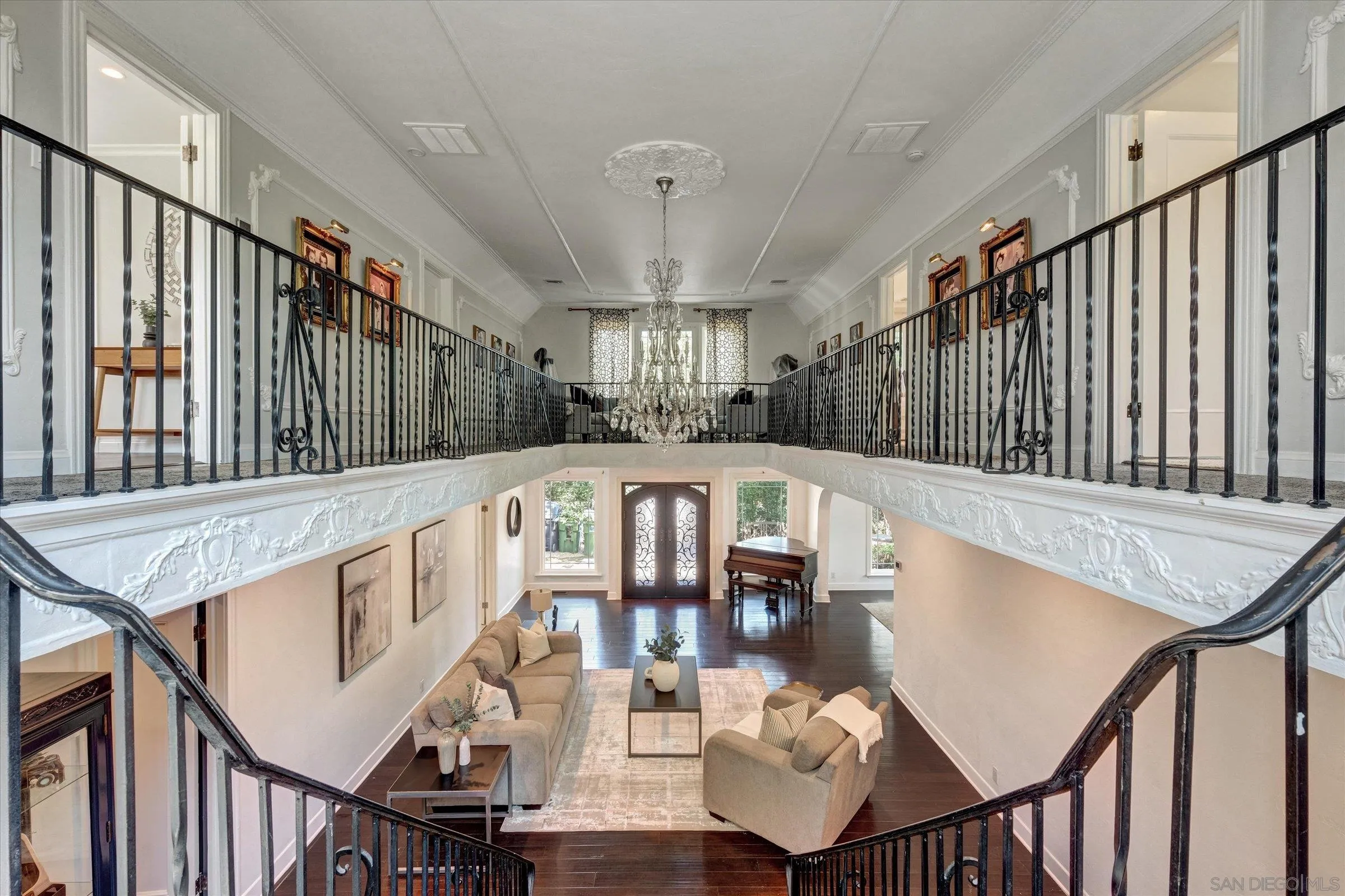 Los Angeles, California, 90027, United States, 4 Bedrooms Bedrooms, ,4 BathroomsBathrooms,Residential,For Sale,1924744