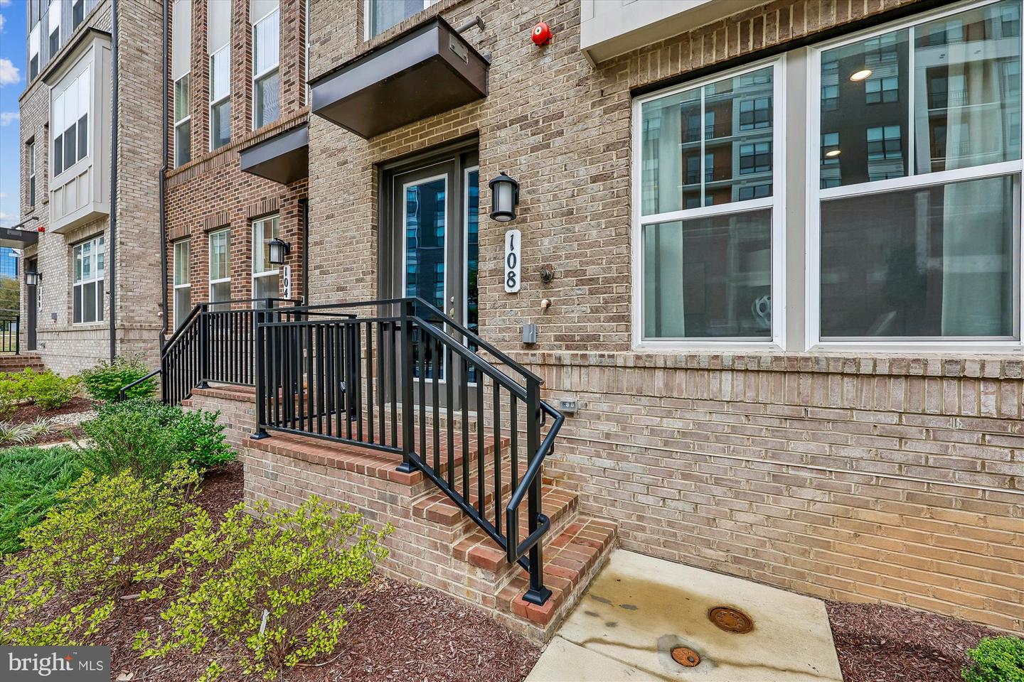 Gaithersburg, Maryland, 20878, United States, 4 Bedrooms Bedrooms, ,5 BathroomsBathrooms,Residential,For Sale,1949694