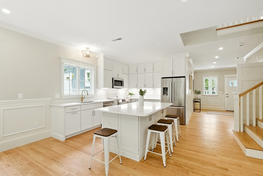 Newton, Massachusetts, 02459, United States, 5 Bedrooms Bedrooms, ,6 BathroomsBathrooms,Residential,For Sale,1938580