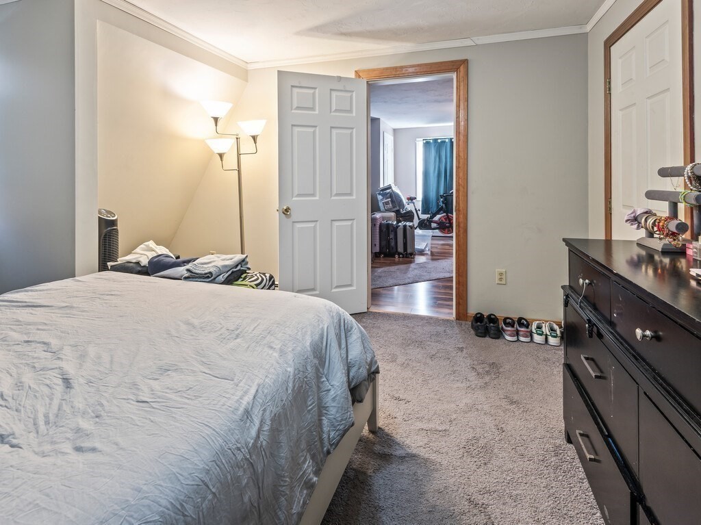 Gardner, Massachusetts, 01440, United States, 5 Bedrooms Bedrooms, ,3 BathroomsBathrooms,Residential,For Sale,1966548