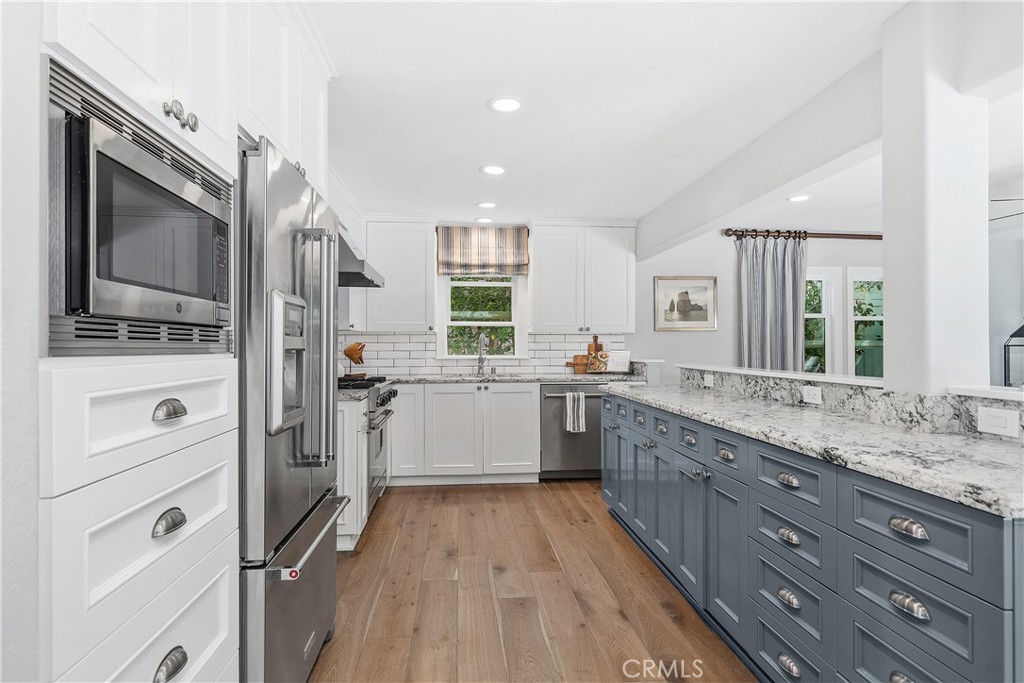 Newport Beach, California, 92660, United States, 4 Bedrooms Bedrooms, ,4 BathroomsBathrooms,Residential,For Sale,1949668