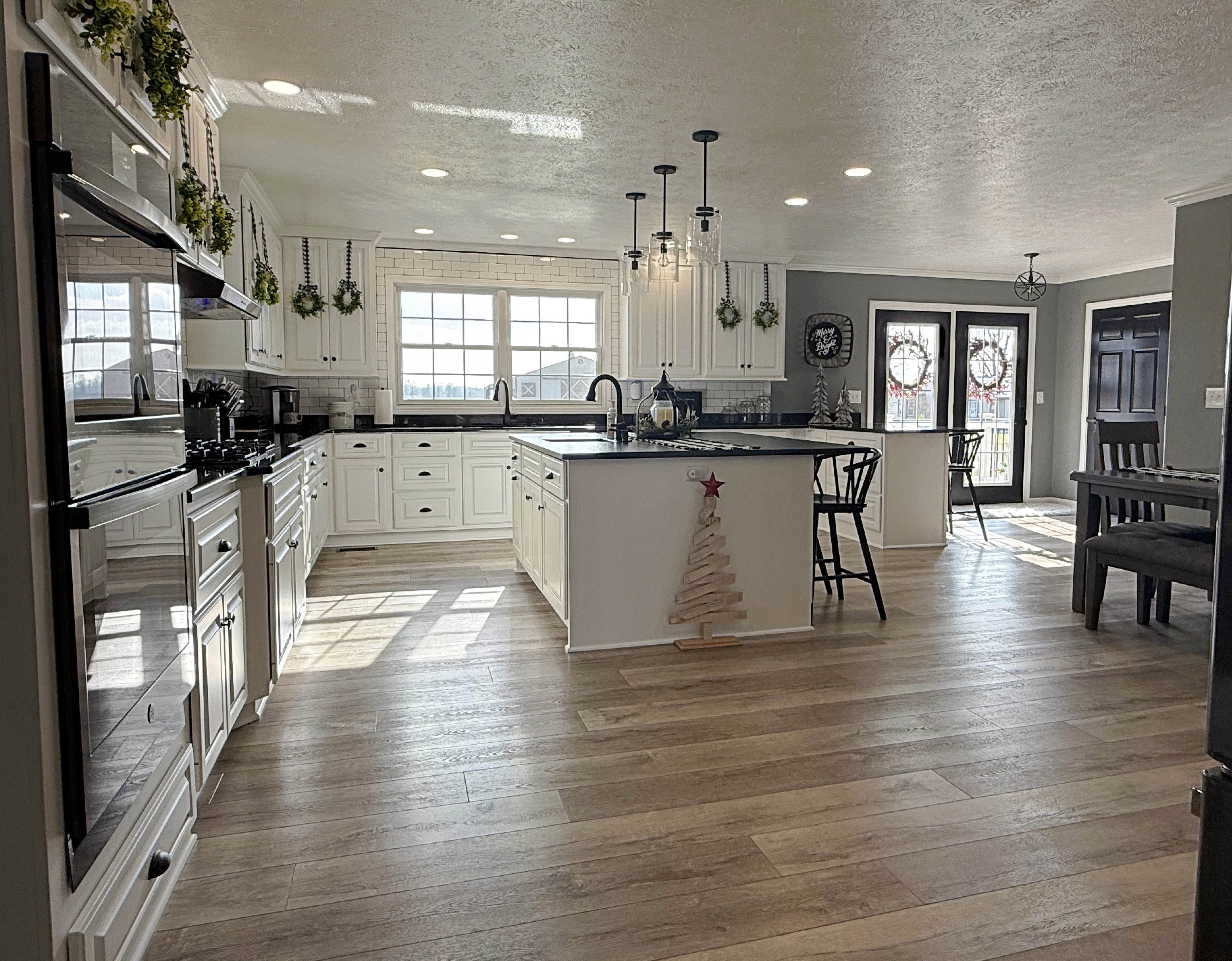 Loogootee, Indiana, 47553, United States, 4 Bedrooms Bedrooms, ,3 BathroomsBathrooms,Residential,For Sale,2005649