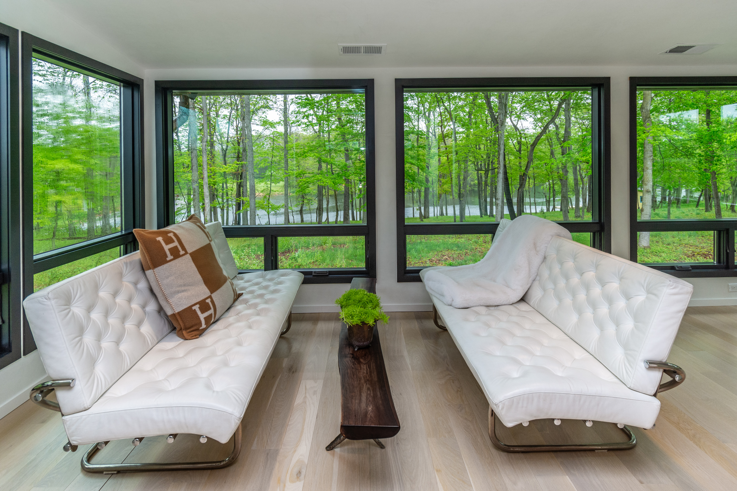  Lakeside Luxury on 44+ Acres - 物件實景