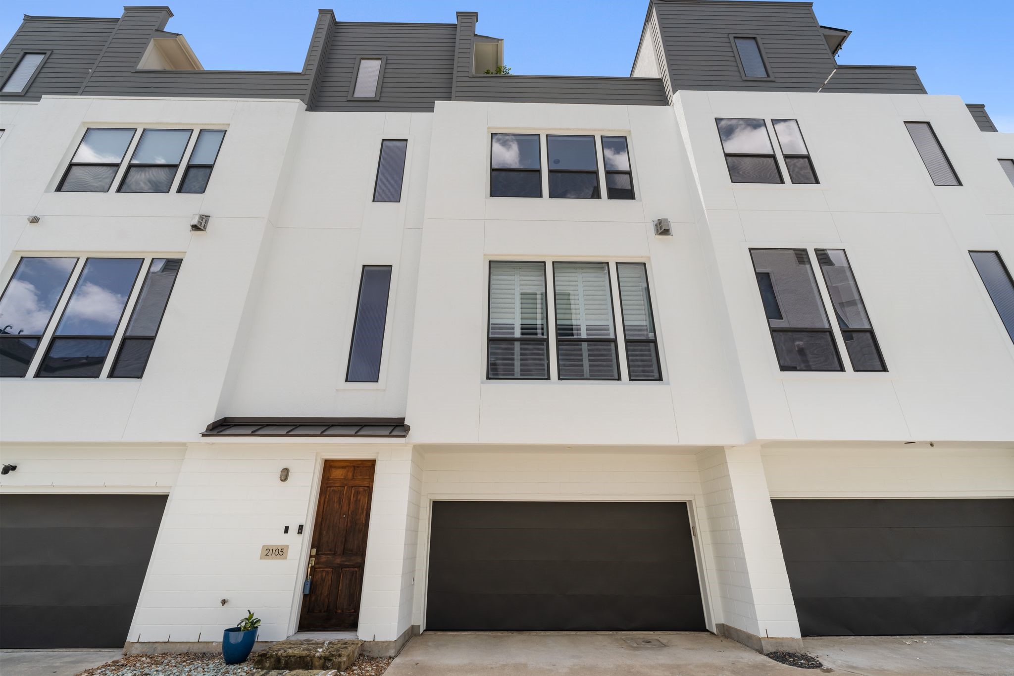  2105 Woodhead Street - 物件實景
