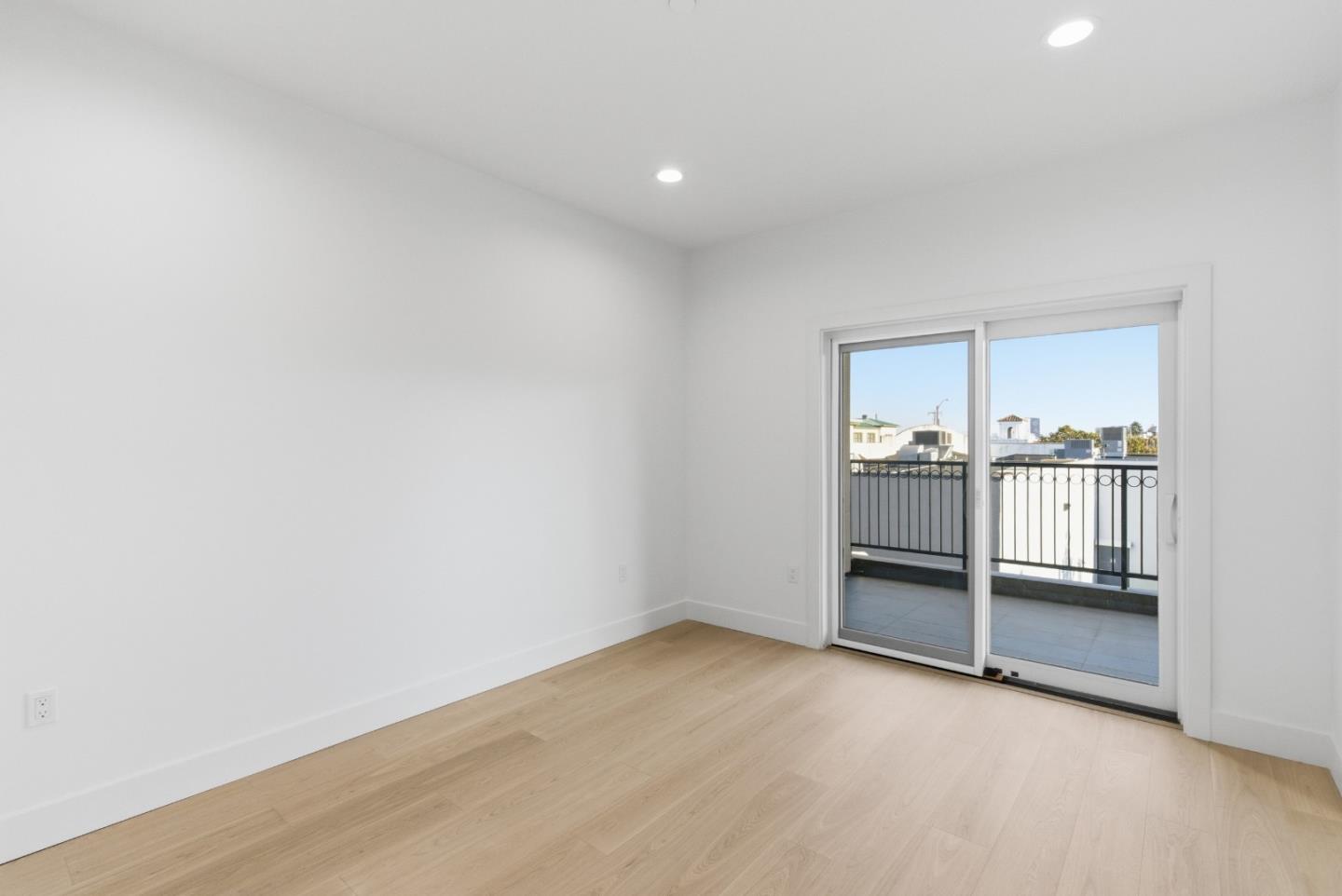 San Carlos, California, 94070, United States, 2 Bedrooms Bedrooms, ,3 BathroomsBathrooms,Residential,For Sale,2002922