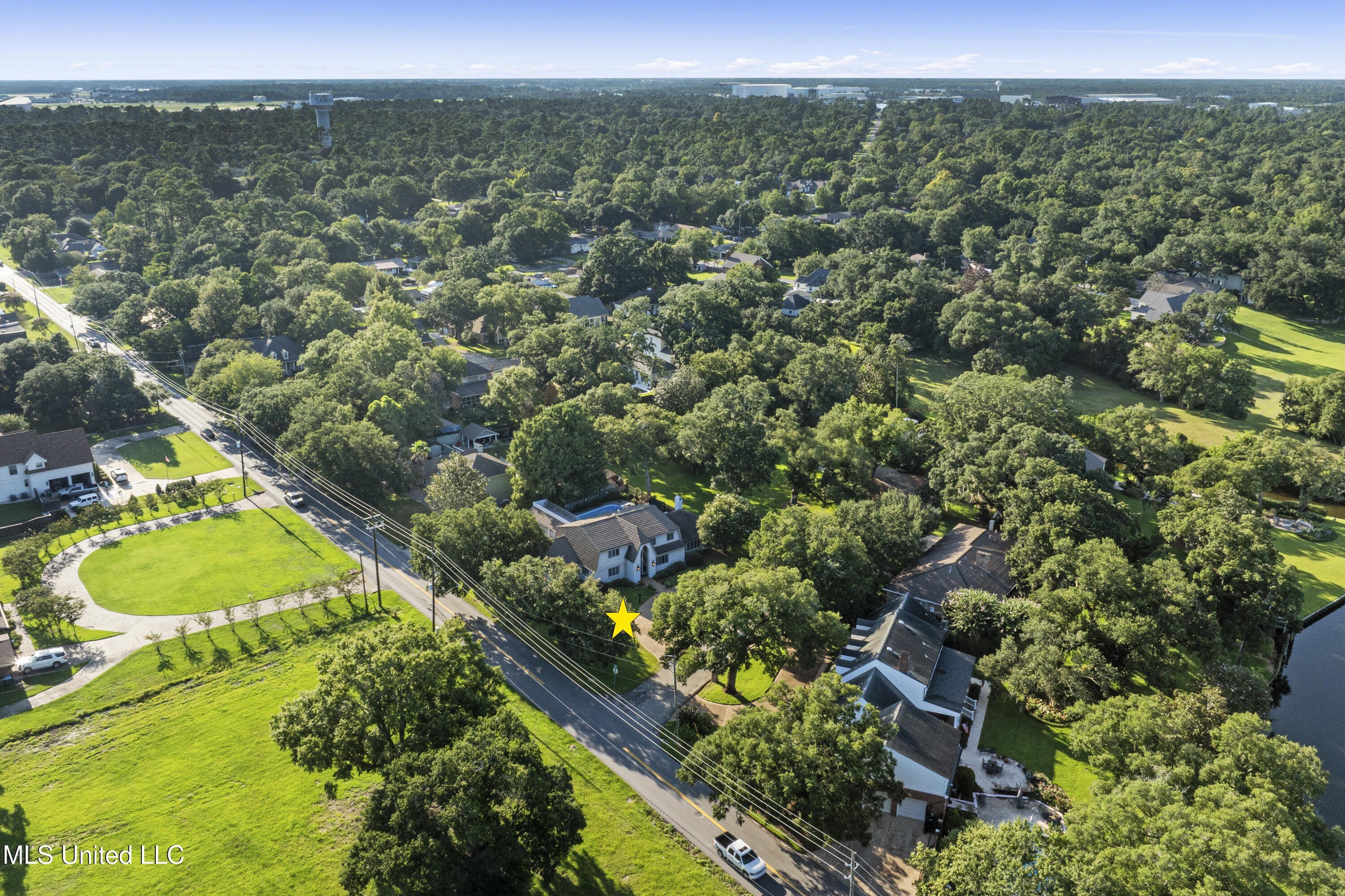 Gulfport, Mississippi, 39507, United States, 4 Bedrooms Bedrooms, ,4 BathroomsBathrooms,Residential,For Sale,1974539