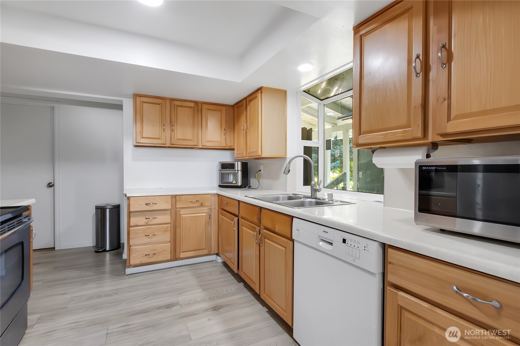 Tacoma, Washington, 98404, United States, 3 Bedrooms Bedrooms, ,1 BathroomBathrooms,Residential,For Sale,1881483