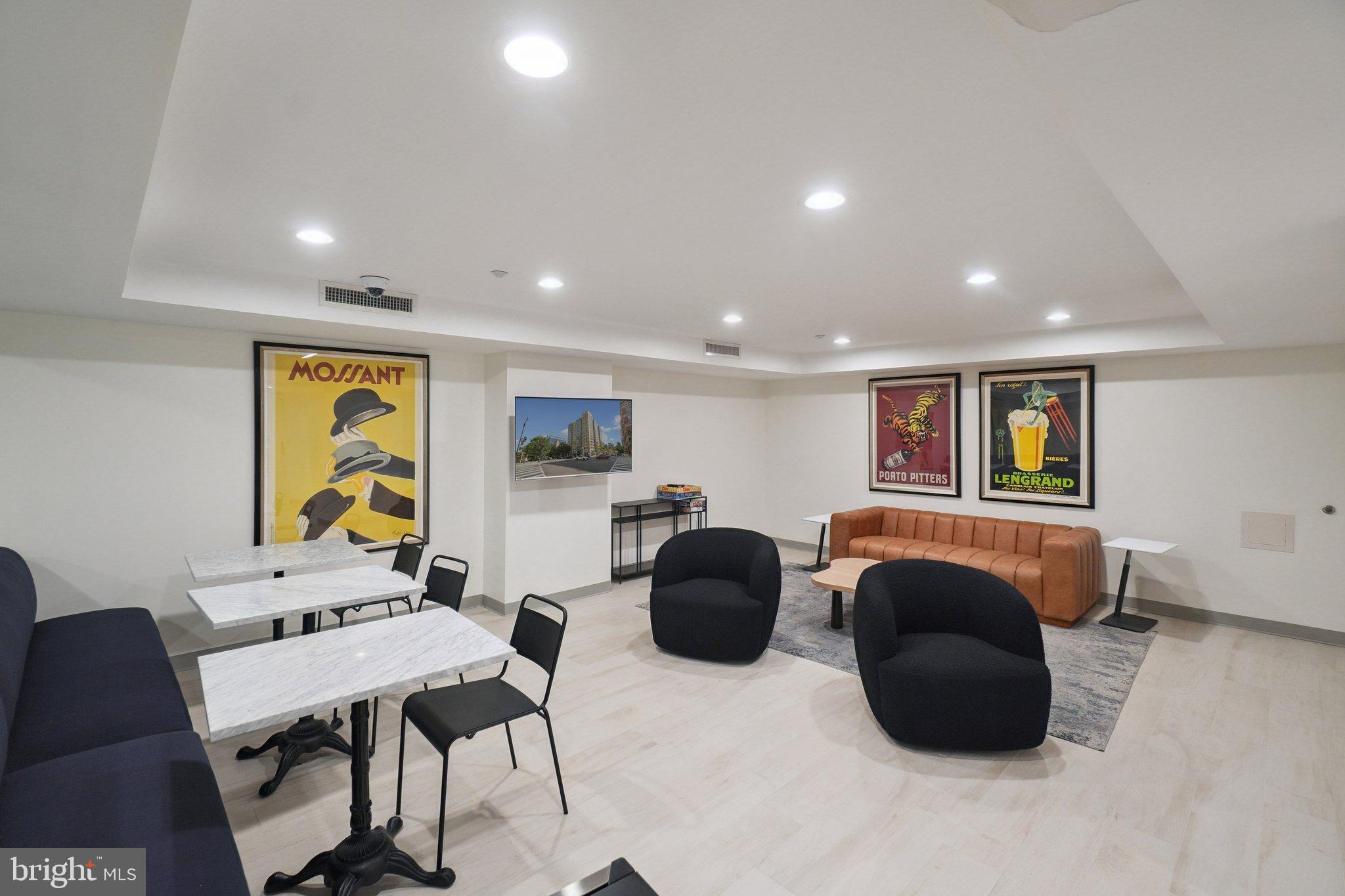 Washington, District of Columbia, 20005, United States, 2 Bedrooms Bedrooms, ,2 BathroomsBathrooms,Residential,For Sale,1976159