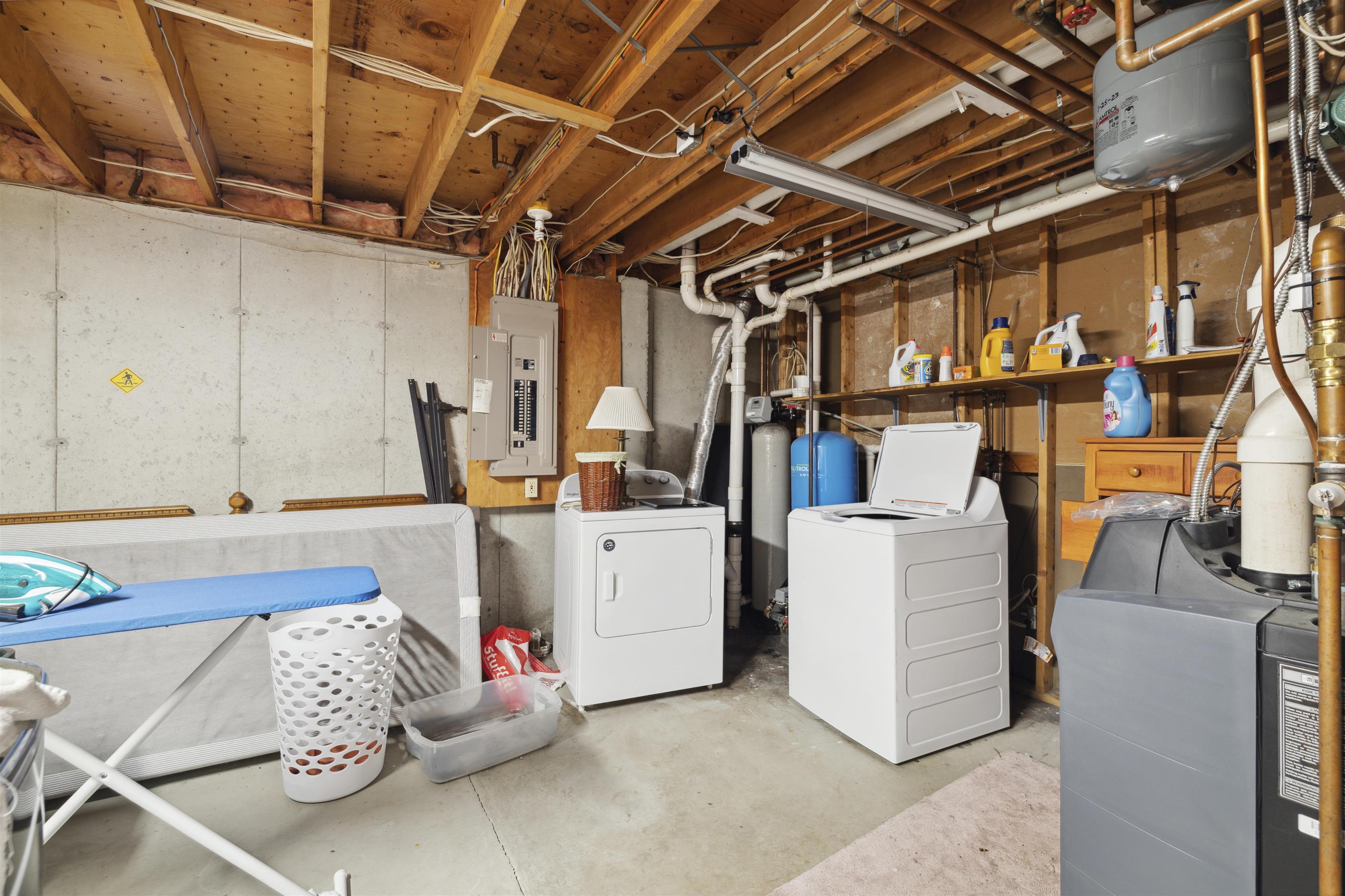 263 old post RD, Newbury, New Hampshire, 03255, United States, 3 Bedrooms Bedrooms, ,2 BathroomsBathrooms,Residential,For Sale,263 old post RD,1627941