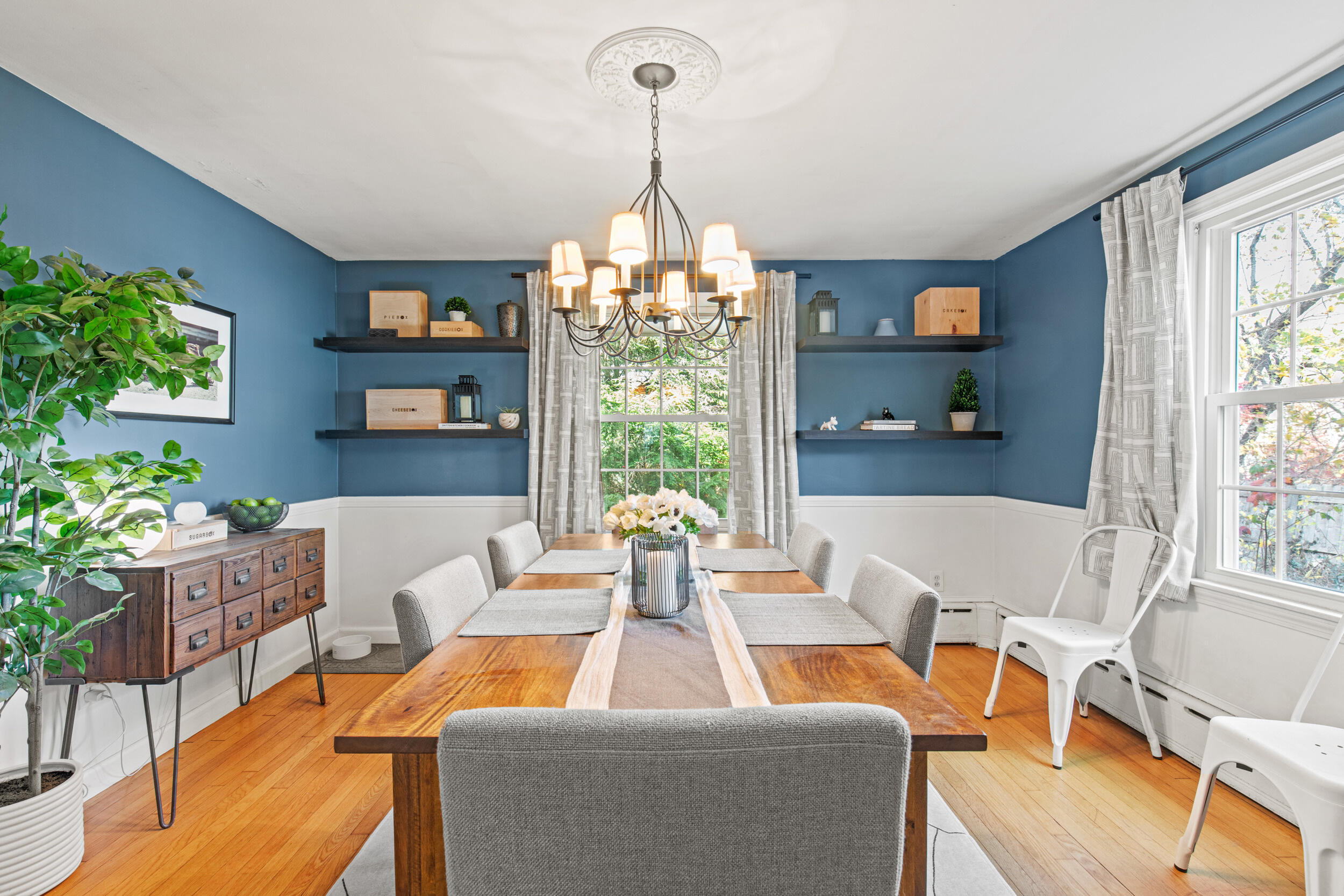 Portland, Maine, 04103, United States, 4 Bedrooms Bedrooms, ,2 BathroomsBathrooms,Residential,For Sale,1988552