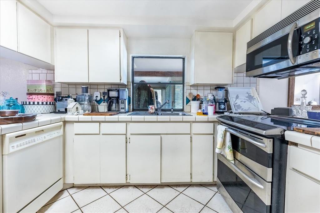 Tampa, Florida, 33626, United States, 3 Bedrooms Bedrooms, ,2 BathroomsBathrooms,Residential,For Sale,1992927