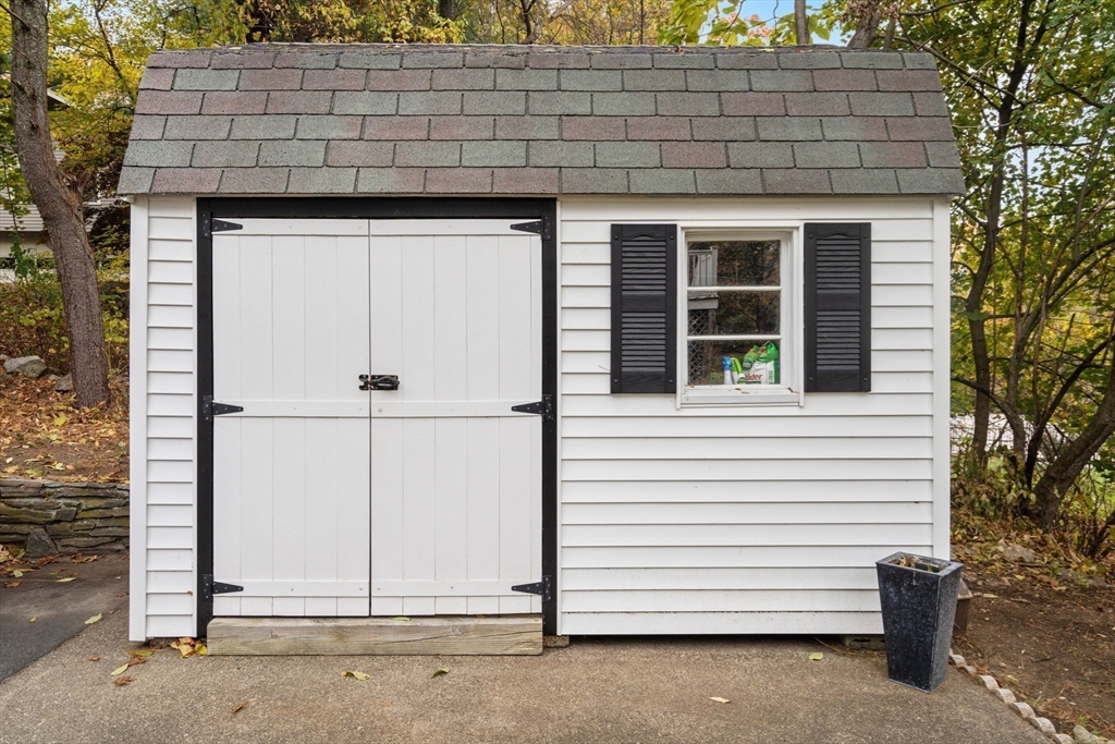 Marlborough, Massachusetts, 01752, United States, 4 Bedrooms Bedrooms, ,Residential,For Sale,1987097