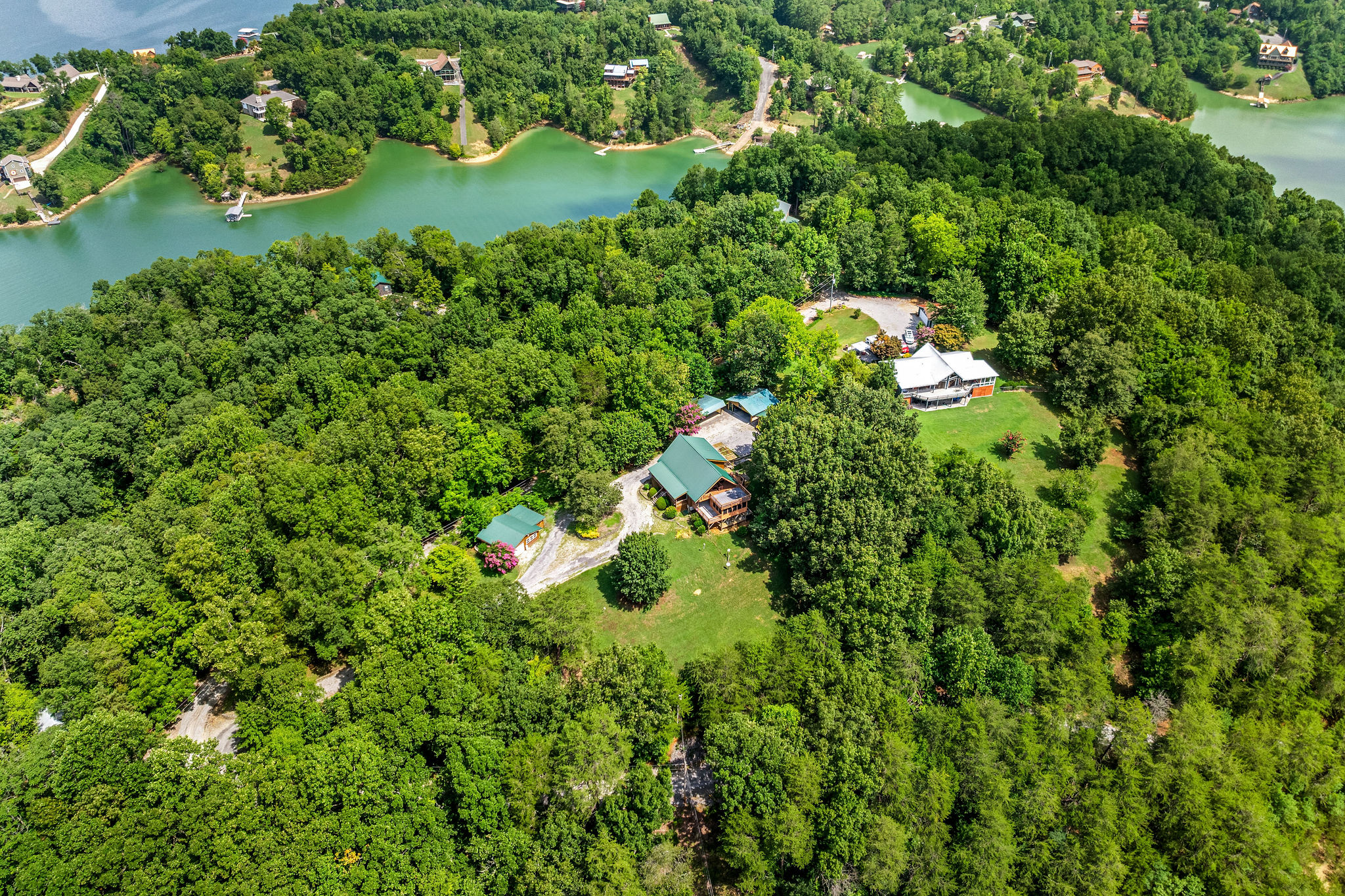 Dandridge, Tennessee, 37725, United States, 2 Bedrooms Bedrooms, ,2 BathroomsBathrooms,Residential,For Sale,1928860
