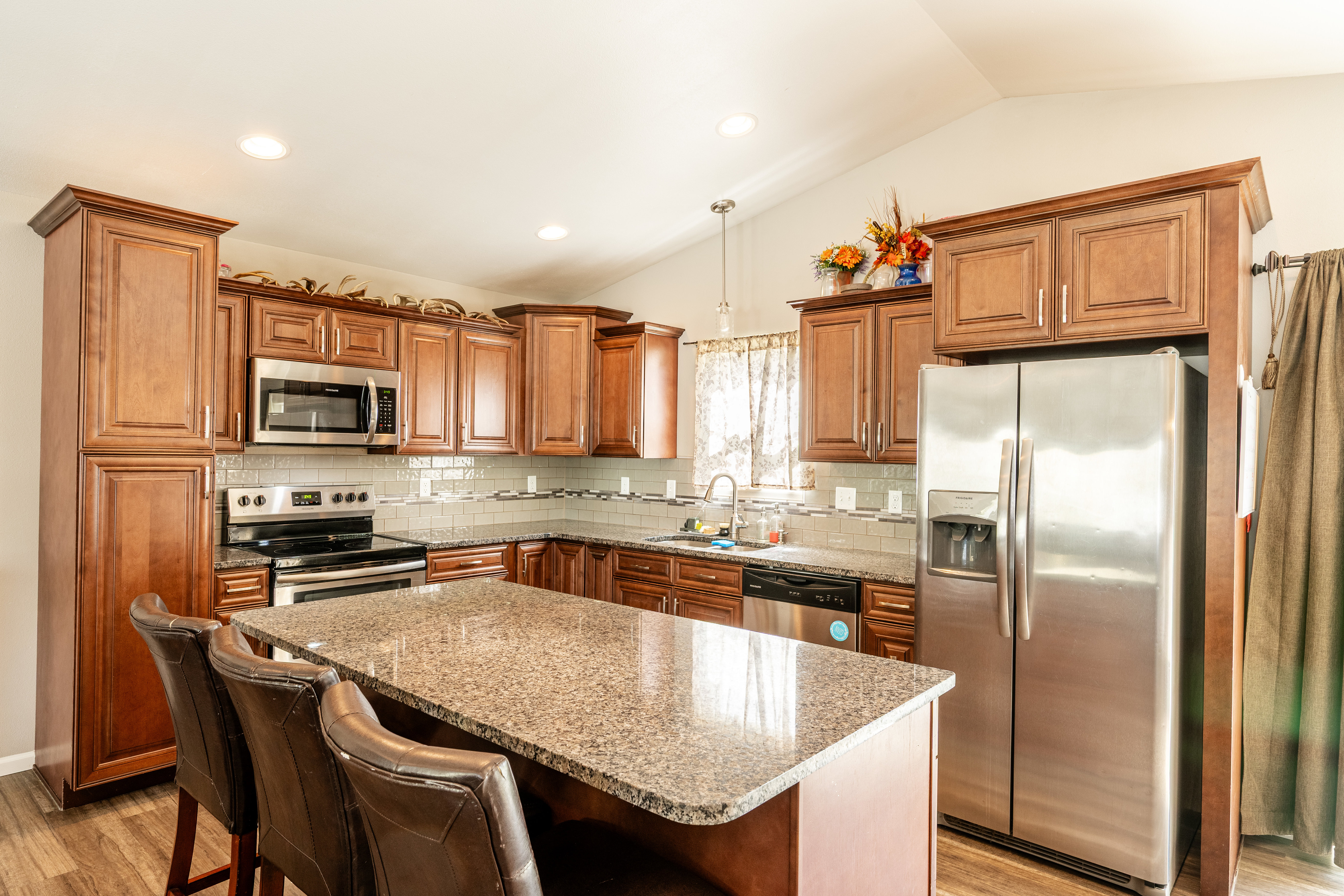 Sheridan, Wyoming, 82801, United States, 4 Bedrooms Bedrooms, ,3 BathroomsBathrooms,Residential,For Sale,1935181