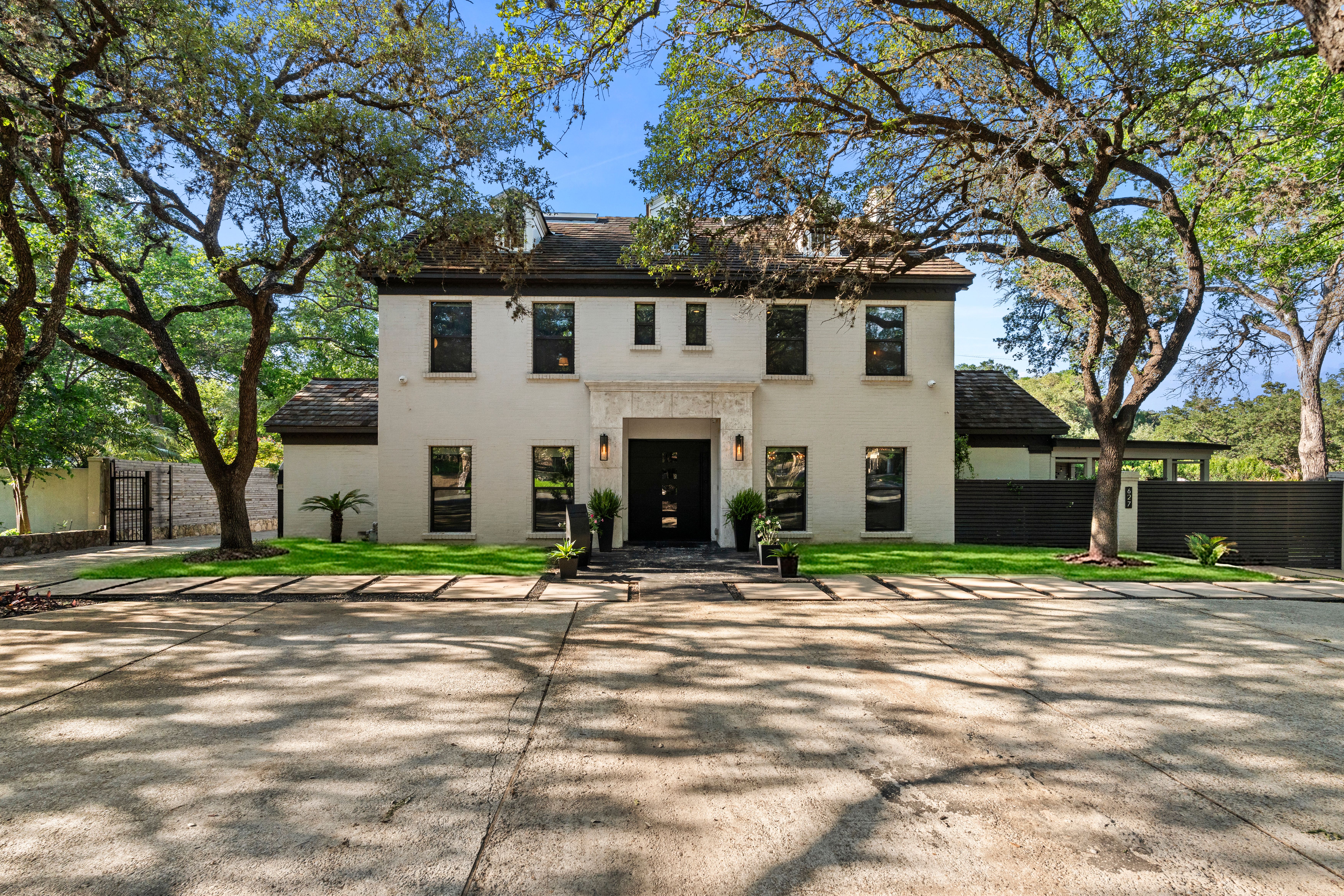  Classic Elegance in Olmos Park - 物件實景