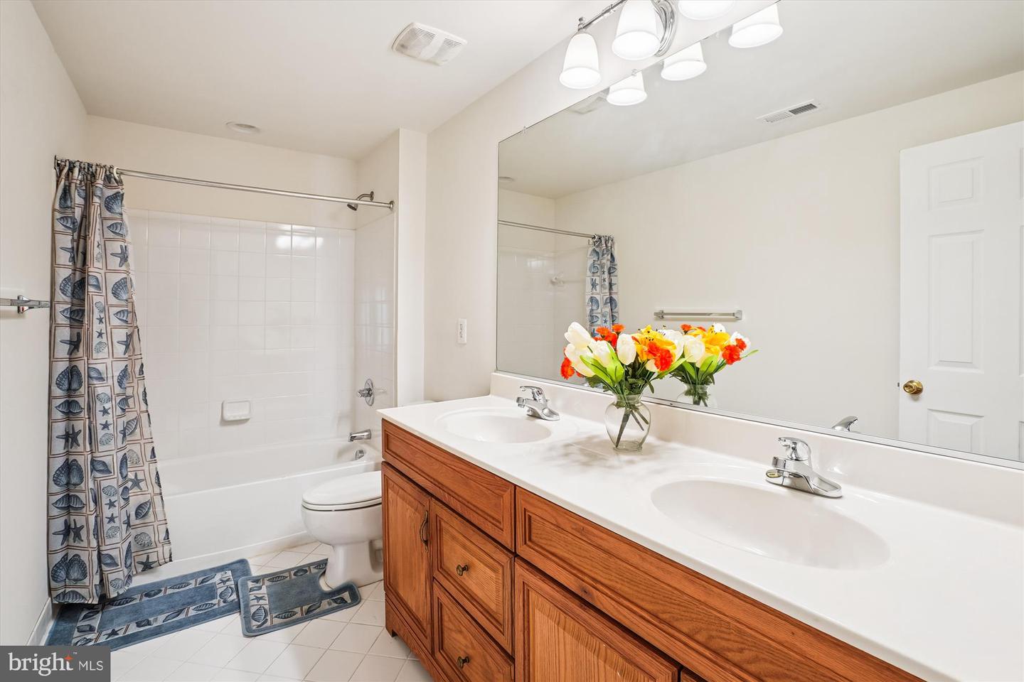 Woodbridge, Virginia, 22193, United States, 4 Bedrooms Bedrooms, ,5 BathroomsBathrooms,Residential,For Sale,1950998