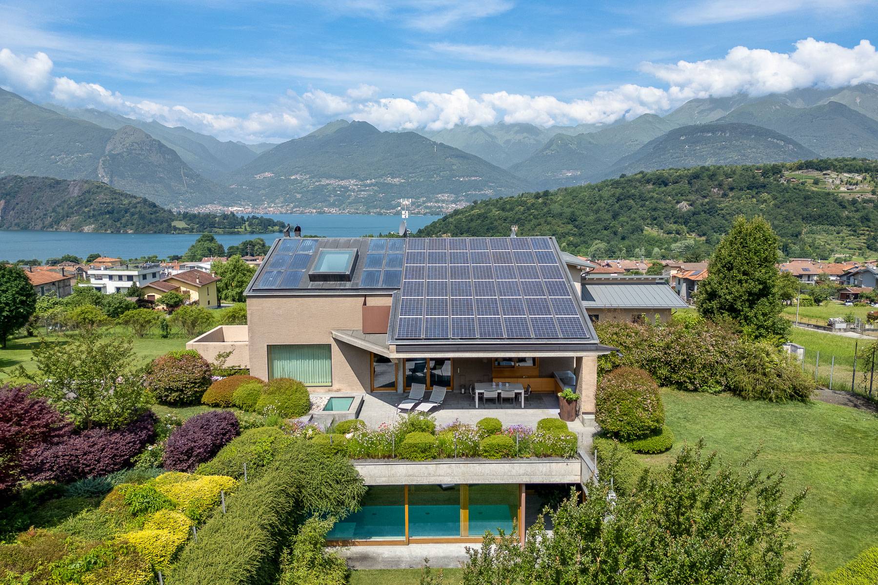  Prestigious villa with lake view and private park - 物件實景