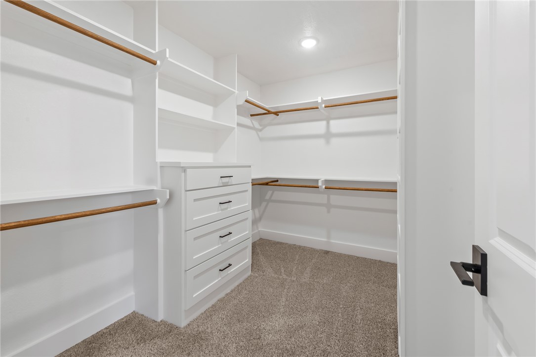 College Station, Texas, 77845, United States, 4 Bedrooms Bedrooms, ,5 BathroomsBathrooms,Residential,For Sale,1697908
