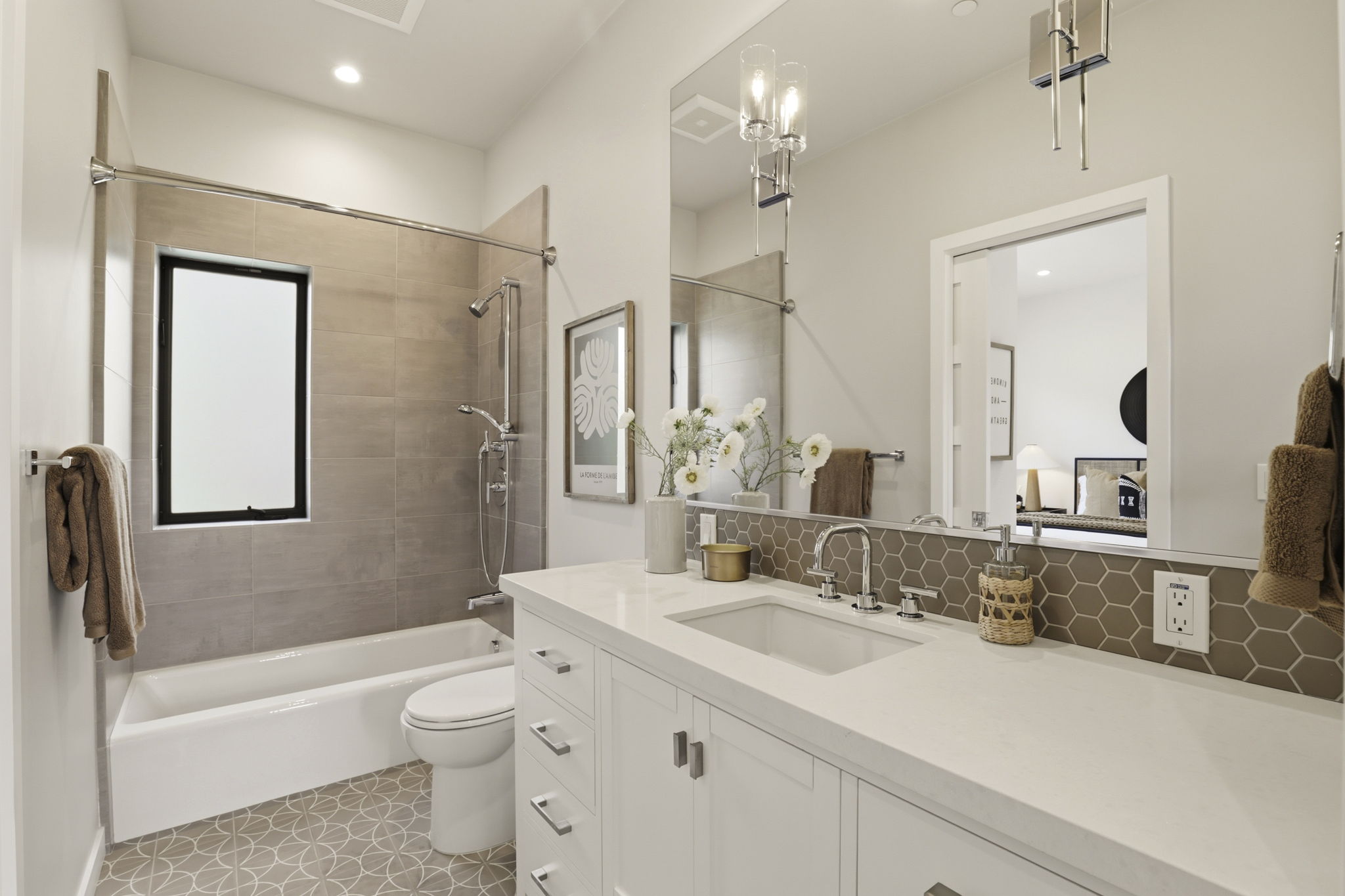  Modern Indoor-Outdoor Living Meets Unbeatable Walkability in Strawberry - 物件實景