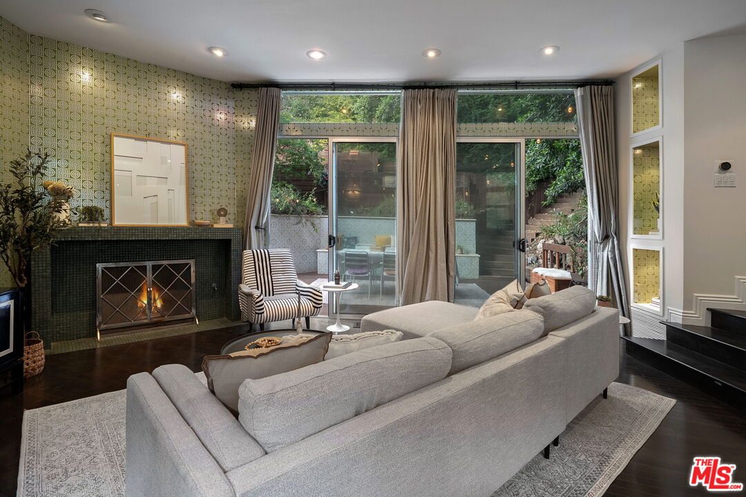 Los Angeles, California, 90046, United States, 3 Bedrooms Bedrooms, ,2 BathroomsBathrooms,Residential,For Sale,1910826