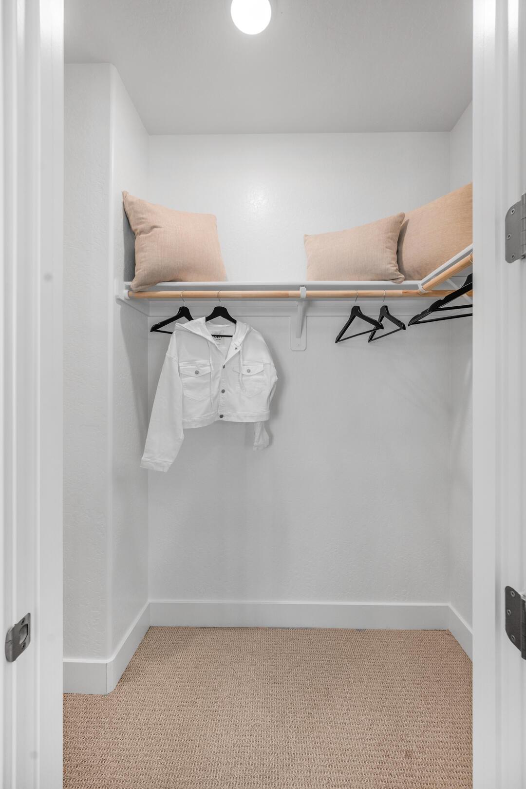 Tulare, California, 93274, United States, 4 Bedrooms Bedrooms, ,3 BathroomsBathrooms,Residential,For Sale,1975165