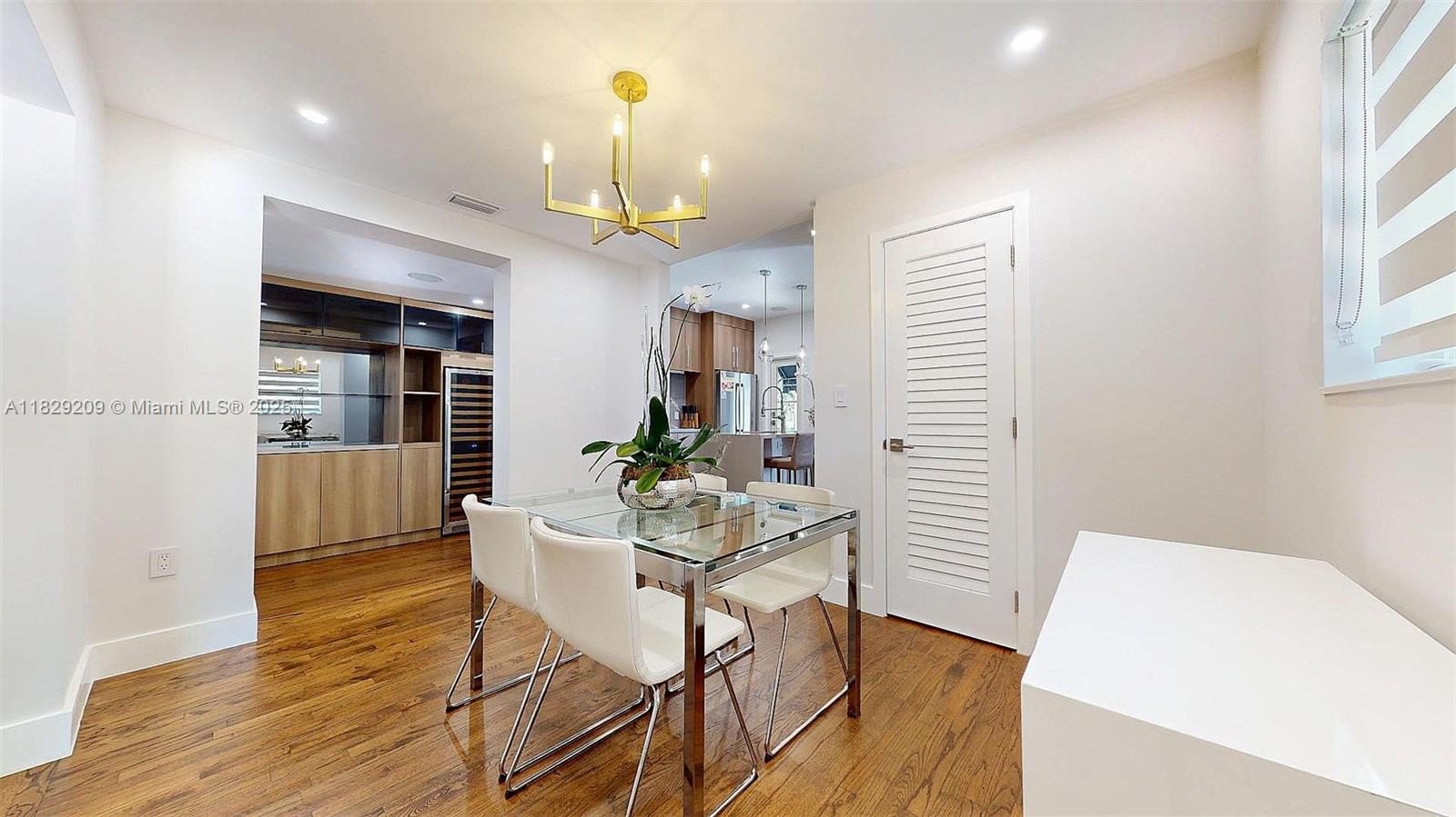 Coral Gables, Florida, 33134, United States, 4 Bedrooms Bedrooms, ,3 BathroomsBathrooms,Residential,For Sale,1976350