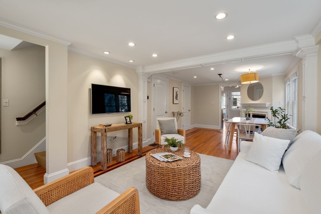 Concord, Massachusetts, 01742, United States, 3 Bedrooms Bedrooms, ,3 BathroomsBathrooms,Residential,For Sale,1949763