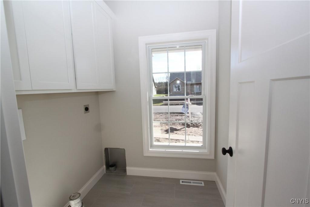 Baldwinsville, New York, 13027, United States, 4 Bedrooms Bedrooms, ,3 BathroomsBathrooms,Residential,For Sale,1686652
