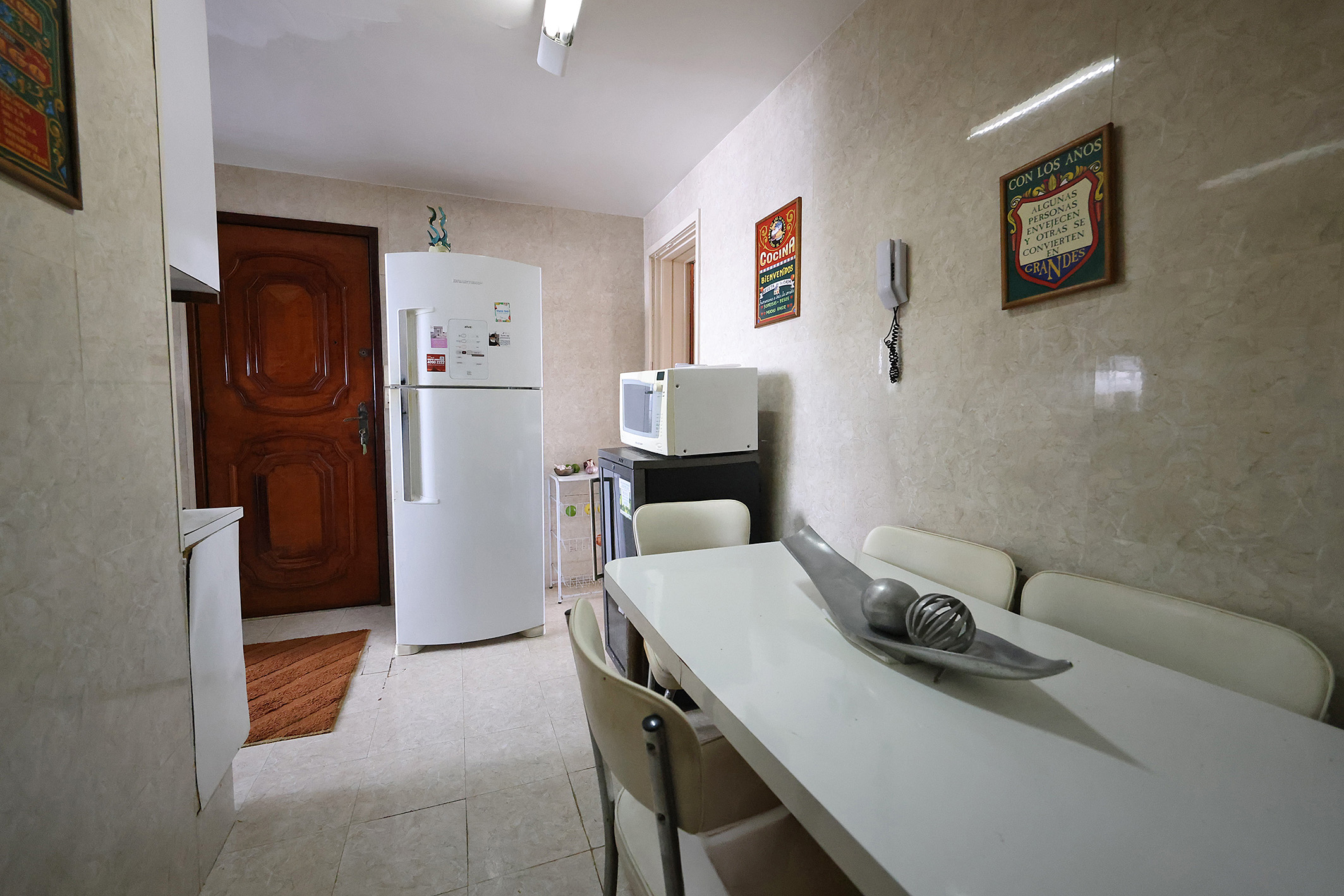  150 sqm apartment with side ocean views on Leblon’s beach block - 物件實景