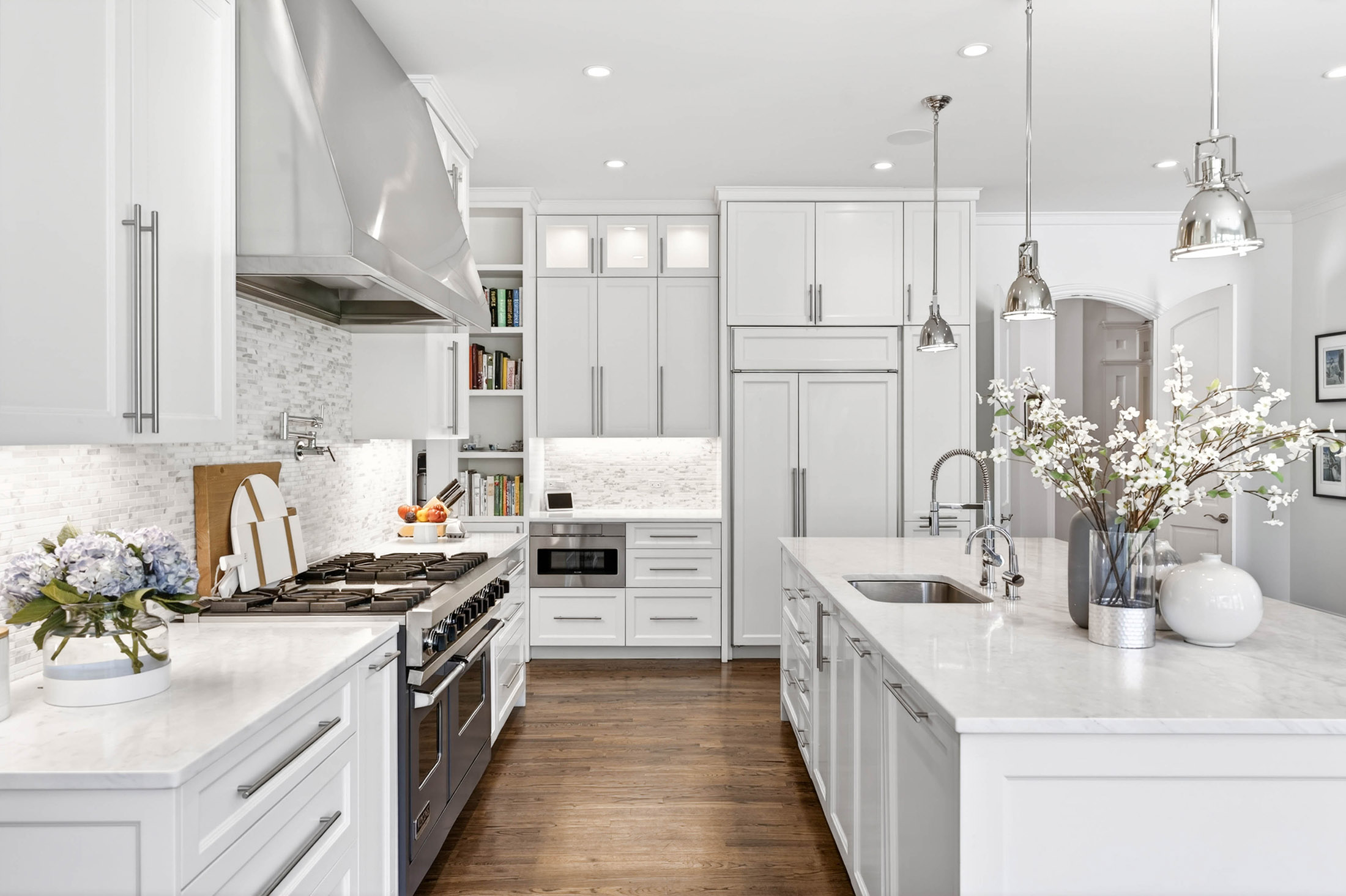  Stunning Estate with Pool Set on 1.3+/- Private Acres - 物件實景