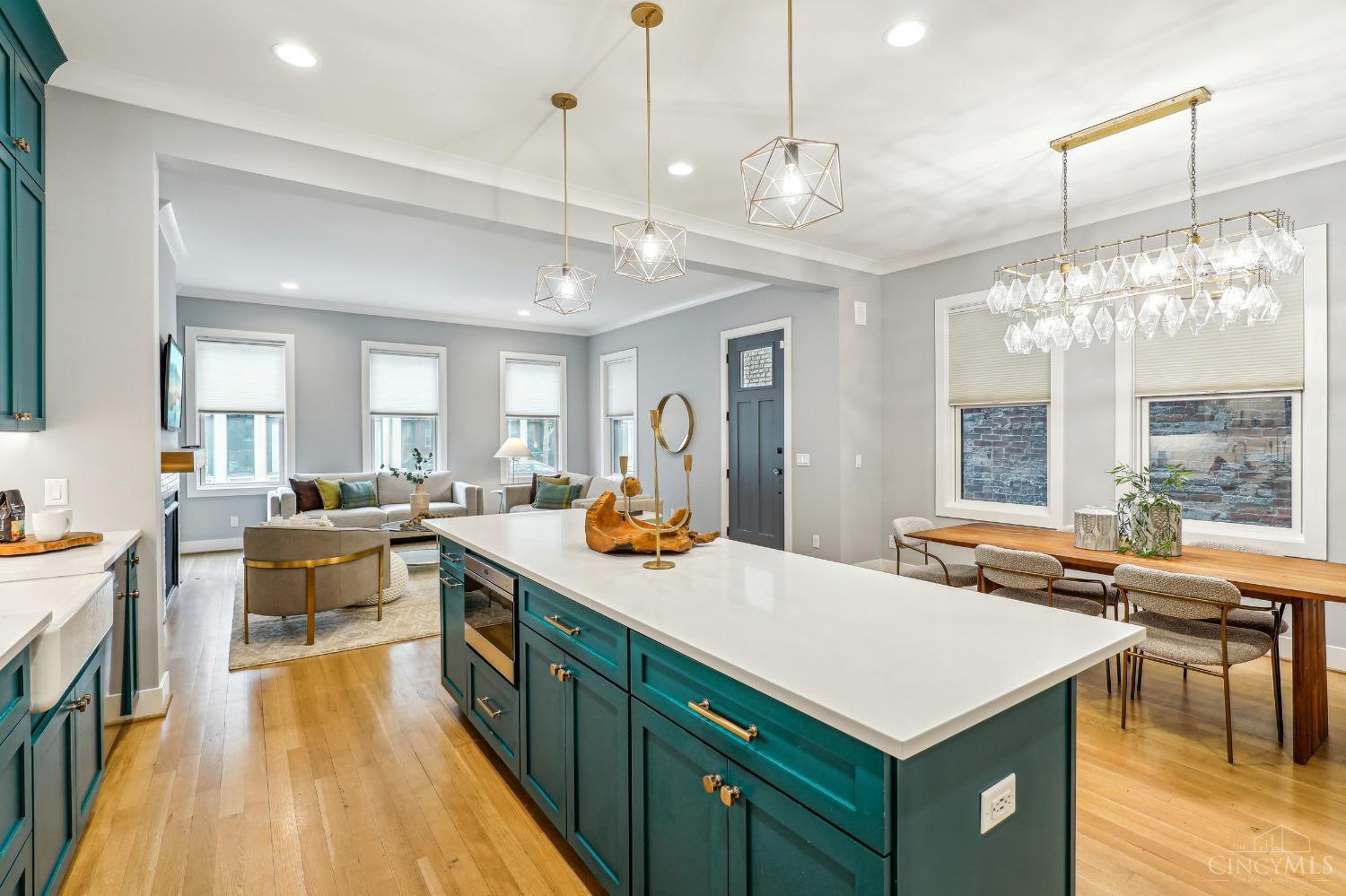 Cincinnati, Ohio, 45202, United States, 4 Bedrooms Bedrooms, ,5 BathroomsBathrooms,Residential,For Sale,1901834