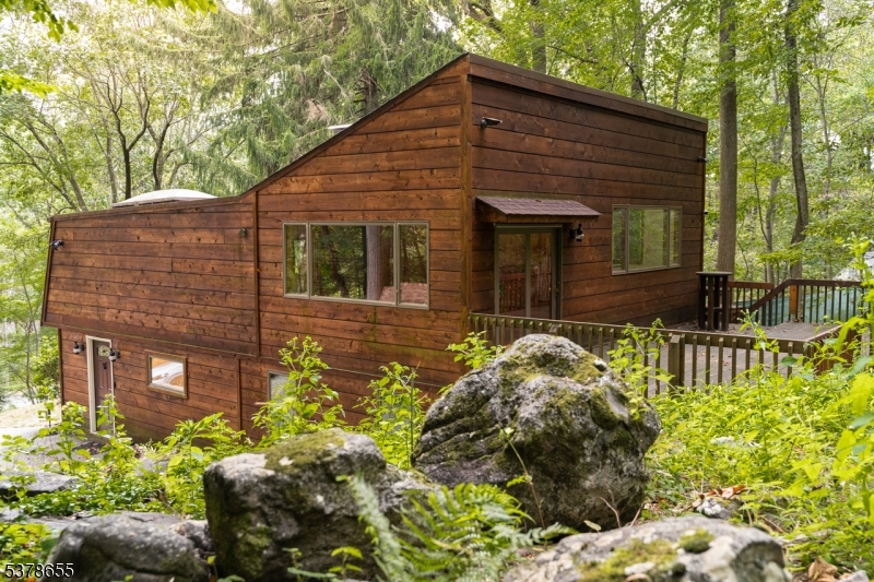 Lebanon Twp., New Jersey, 08826, United States, 3 Bedrooms Bedrooms, ,2 BathroomsBathrooms,Residential,For Sale,1972672