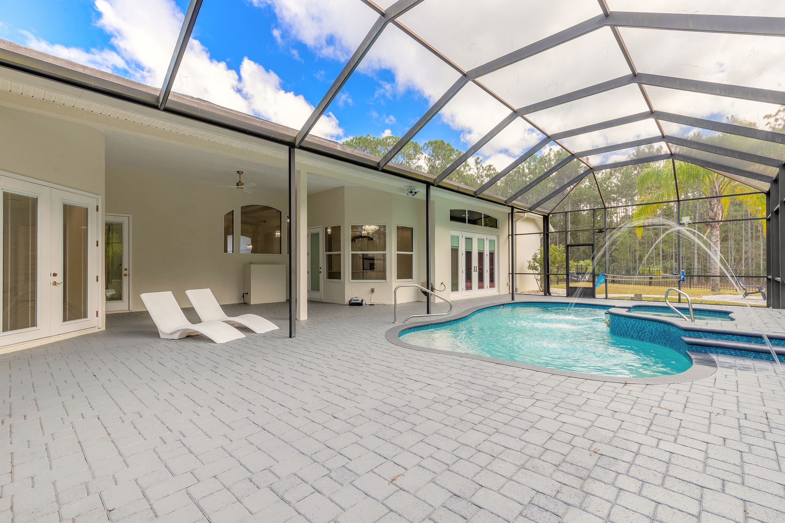 Daytona Beach, Florida, 32124, United States, 5 Bedrooms Bedrooms, ,4 BathroomsBathrooms,Residential,For Sale,2006264