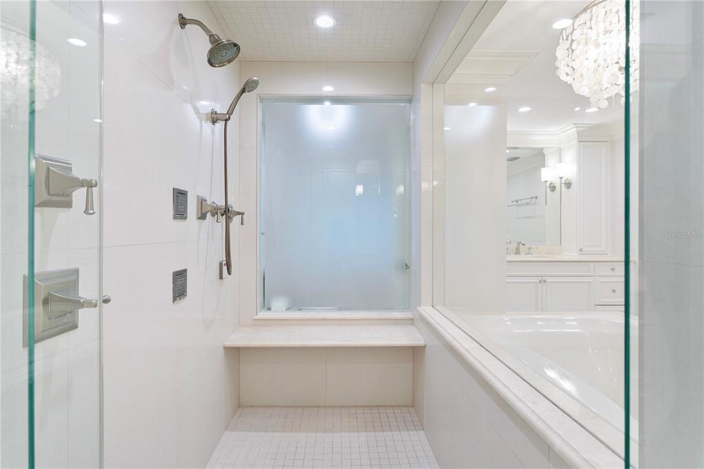 Tampa, Florida, 33613, United States, 7 Bedrooms Bedrooms, ,8 BathroomsBathrooms,Residential,For Sale,1979226