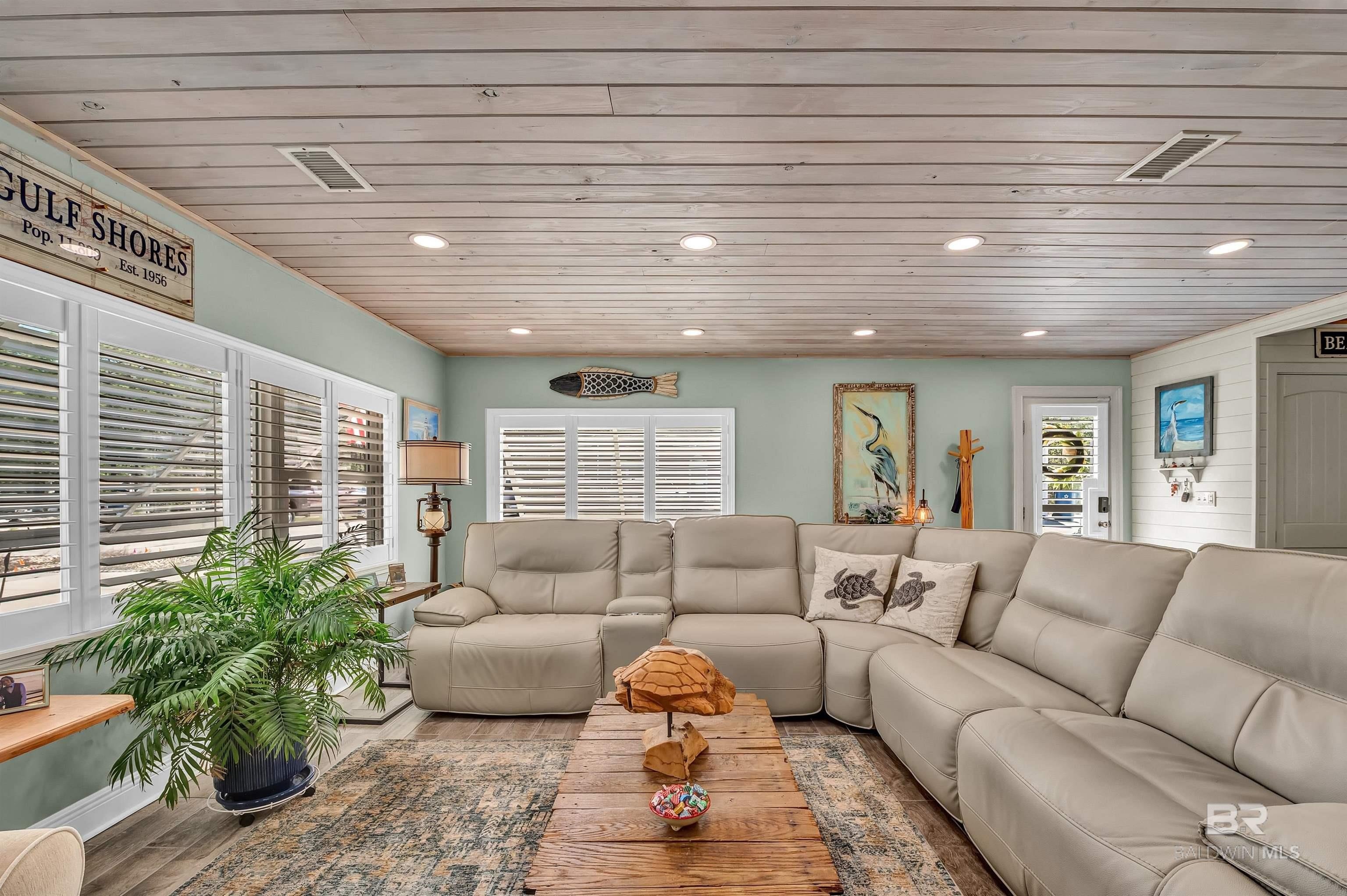 Gulf Shores, Alabama, 36542, United States, 4 Bedrooms Bedrooms, ,3 BathroomsBathrooms,Residential,For Sale,1979178