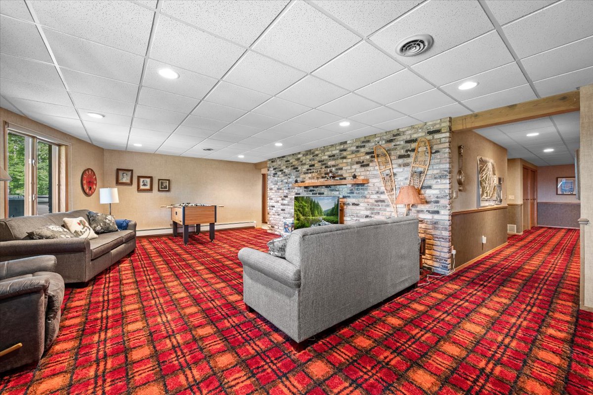 Lead, South Dakota, 57754, United States, 4 Bedrooms Bedrooms, ,3 BathroomsBathrooms,Residential,For Sale,1975195