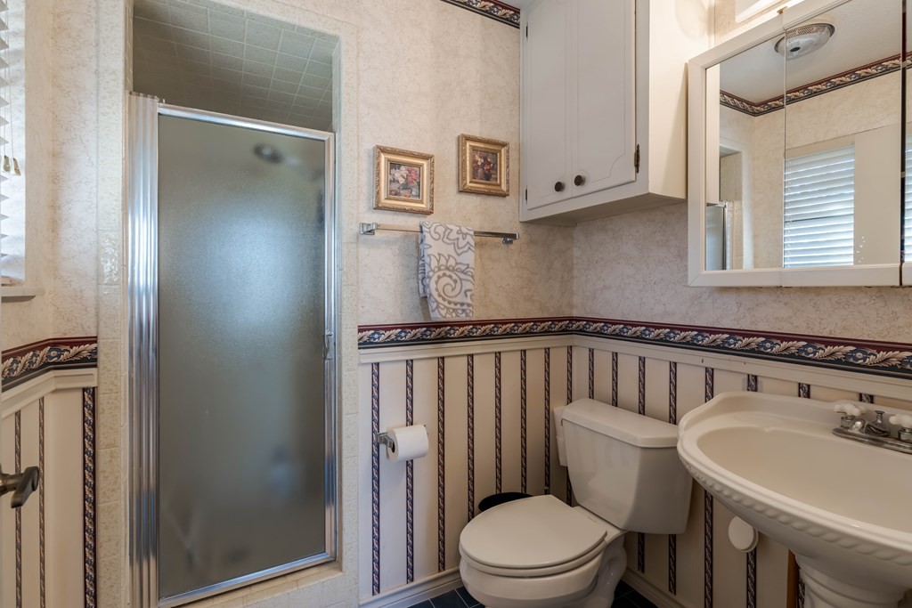 Fredericksburg, Texas, 78624, United States, 3 Bedrooms Bedrooms, ,2 BathroomsBathrooms,Residential,For Sale,1921843