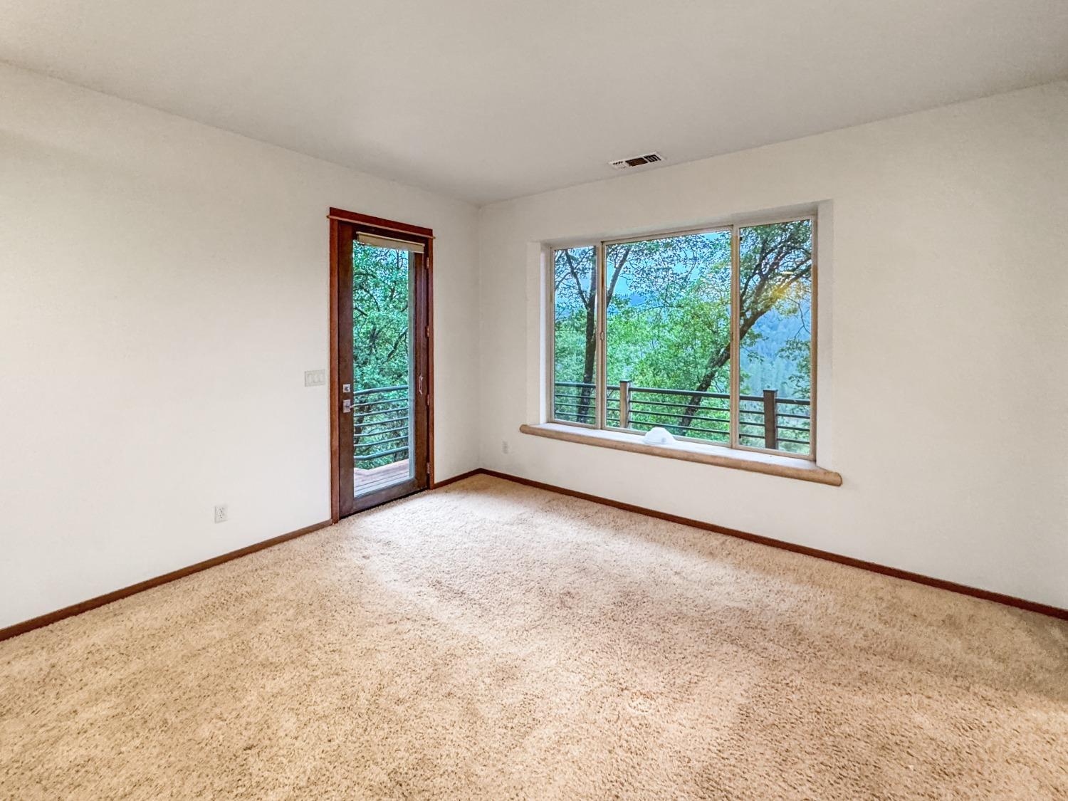 Grass Valley, California, 95949, United States, 3 Bedrooms Bedrooms, ,4 BathroomsBathrooms,Residential,For Sale,1920677