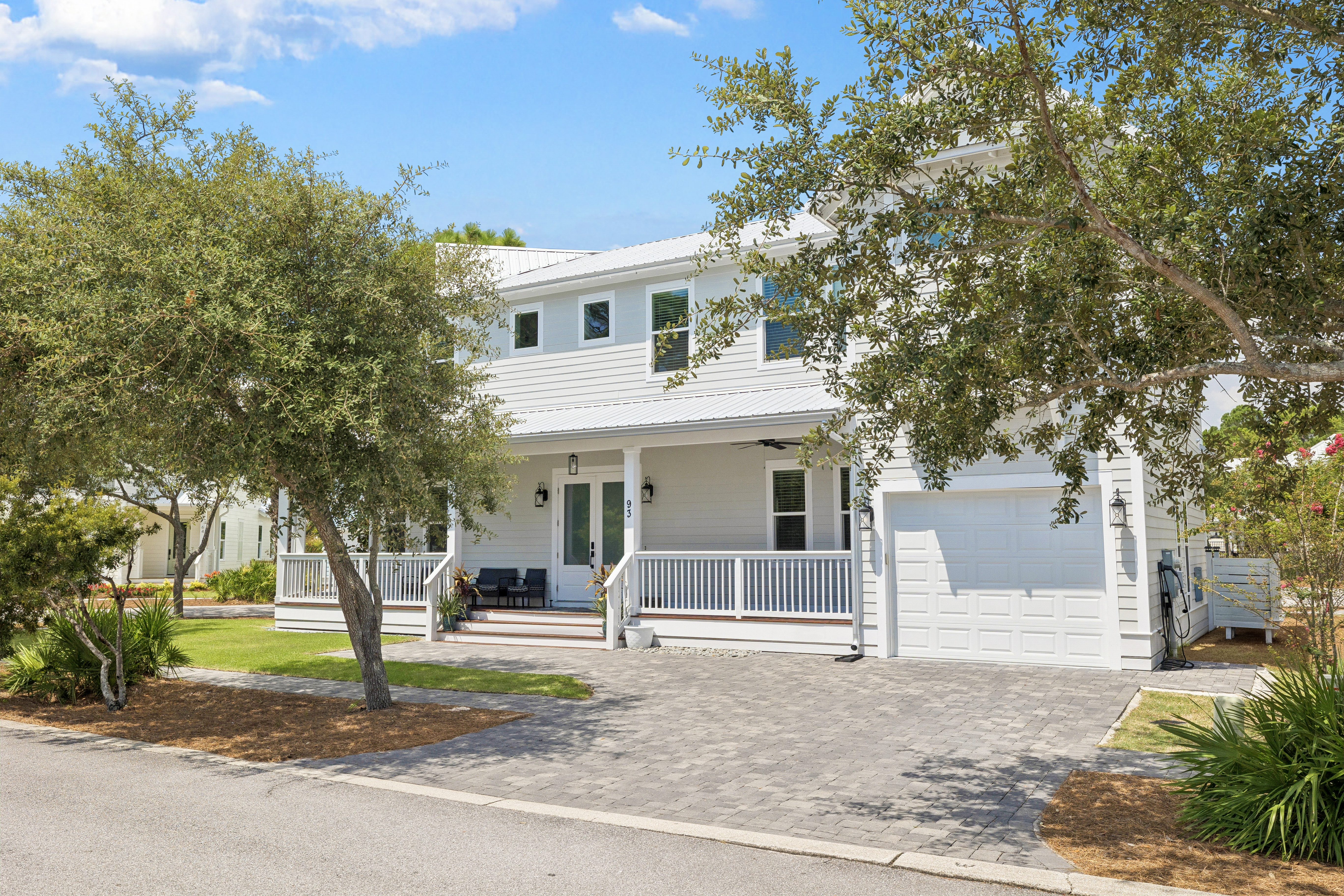  Spacious Newer-Build Home With Wraparound Porch On Gated Community Corner Lot - 物件實景