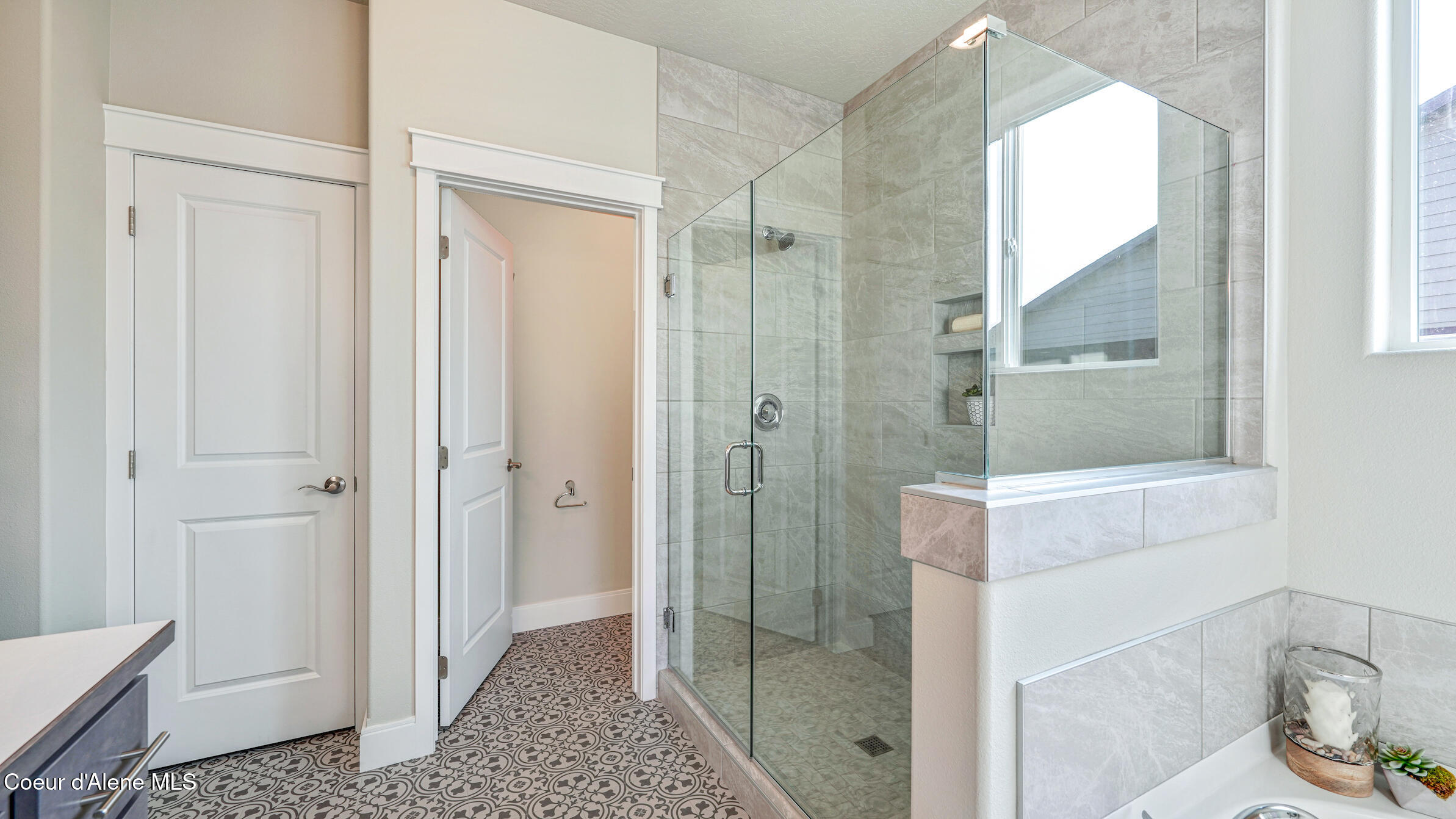 Rathdrum, Idaho, 83858, United States, 3 Bedrooms Bedrooms, ,Residential,For Sale,1998961