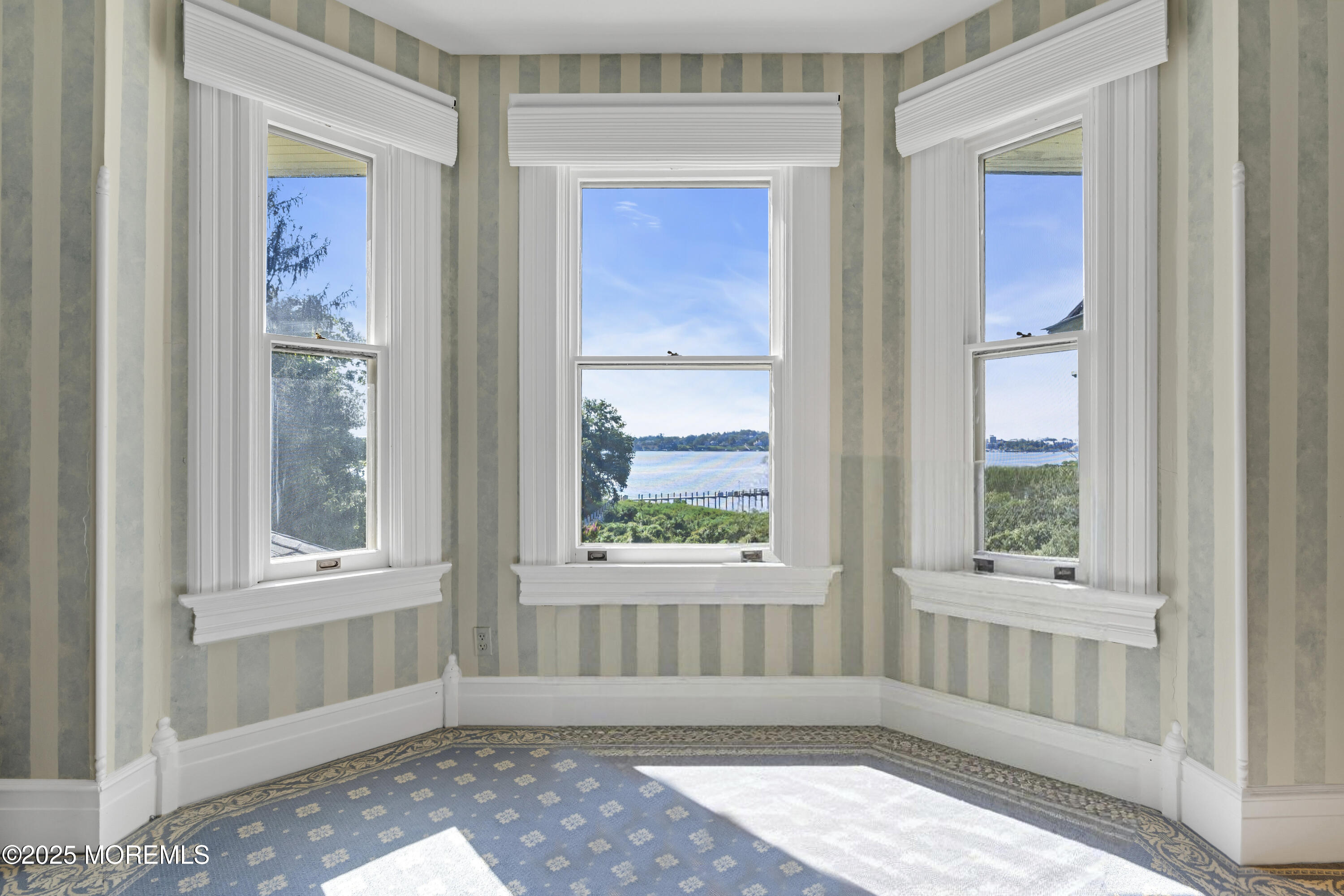 Red Bank, New Jersey, 07701, United States, 9 Bedrooms Bedrooms, ,6 BathroomsBathrooms,Residential,For Sale,1934404