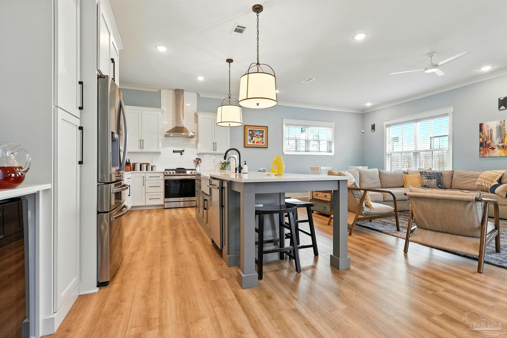 Pensacola, Florida, 32507, United States, 3 Bedrooms Bedrooms, ,3 BathroomsBathrooms,Residential,For Sale,1956386