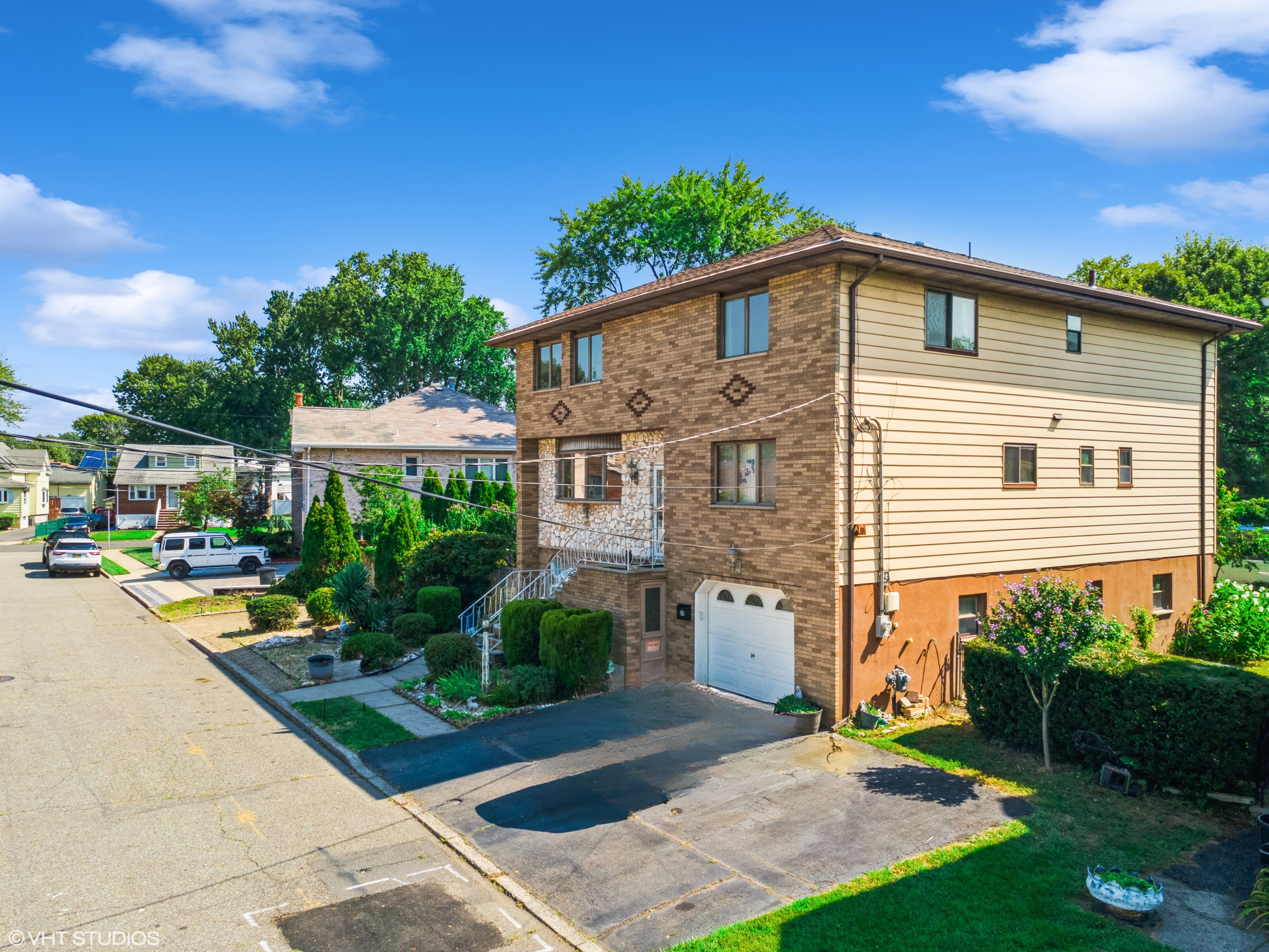Moonachie, New Jersey, 07074, United States, 5 Bedrooms Bedrooms, ,4 BathroomsBathrooms,Residential,For Sale,1936964