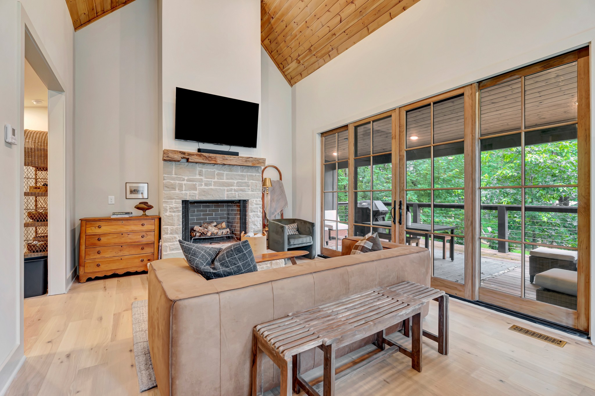 Tracy City, Tennessee, 37387, United States, 2 Bedrooms Bedrooms, ,1 BathroomBathrooms,Residential,For Sale,1975698