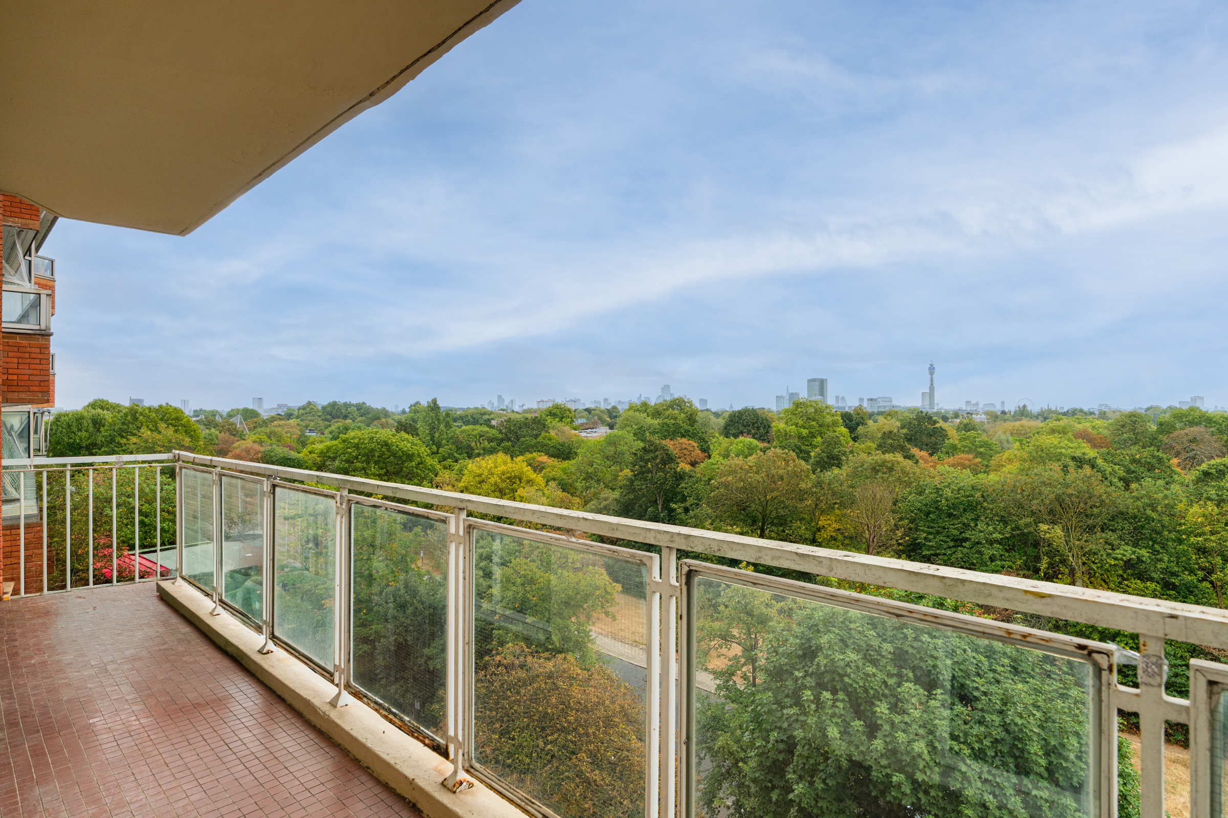  A Lateral St John’s Wood Apartment with Panoramic Regent’s Park Views - 物件實景