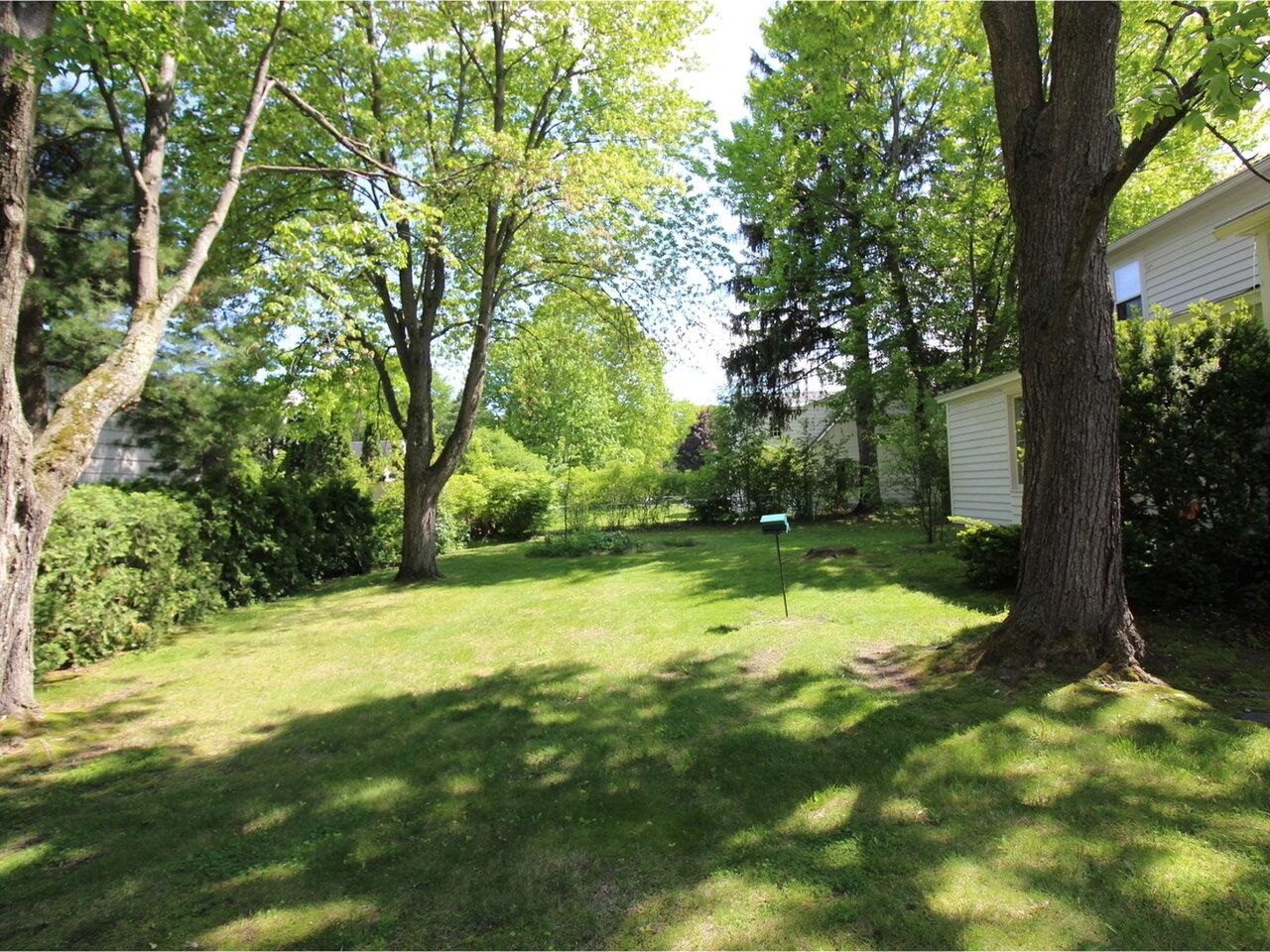 Burlington, Vermont, 05401, United States, 4 Bedrooms Bedrooms, ,2 BathroomsBathrooms,Residential,For Sale,1838710