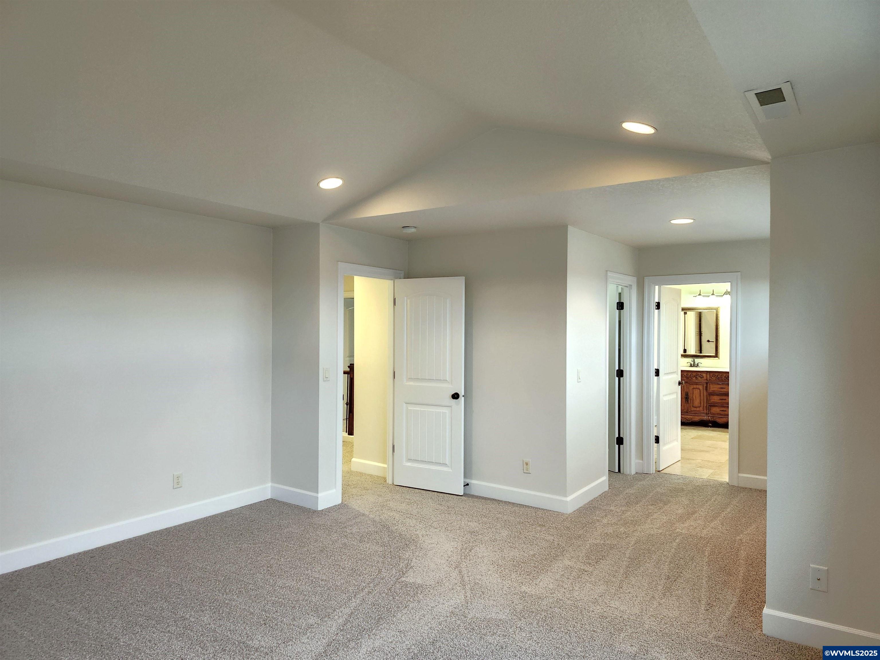 Salem, Oregon, 97304, United States, 4 Bedrooms Bedrooms, ,3 BathroomsBathrooms,Residential,For Sale,1840463