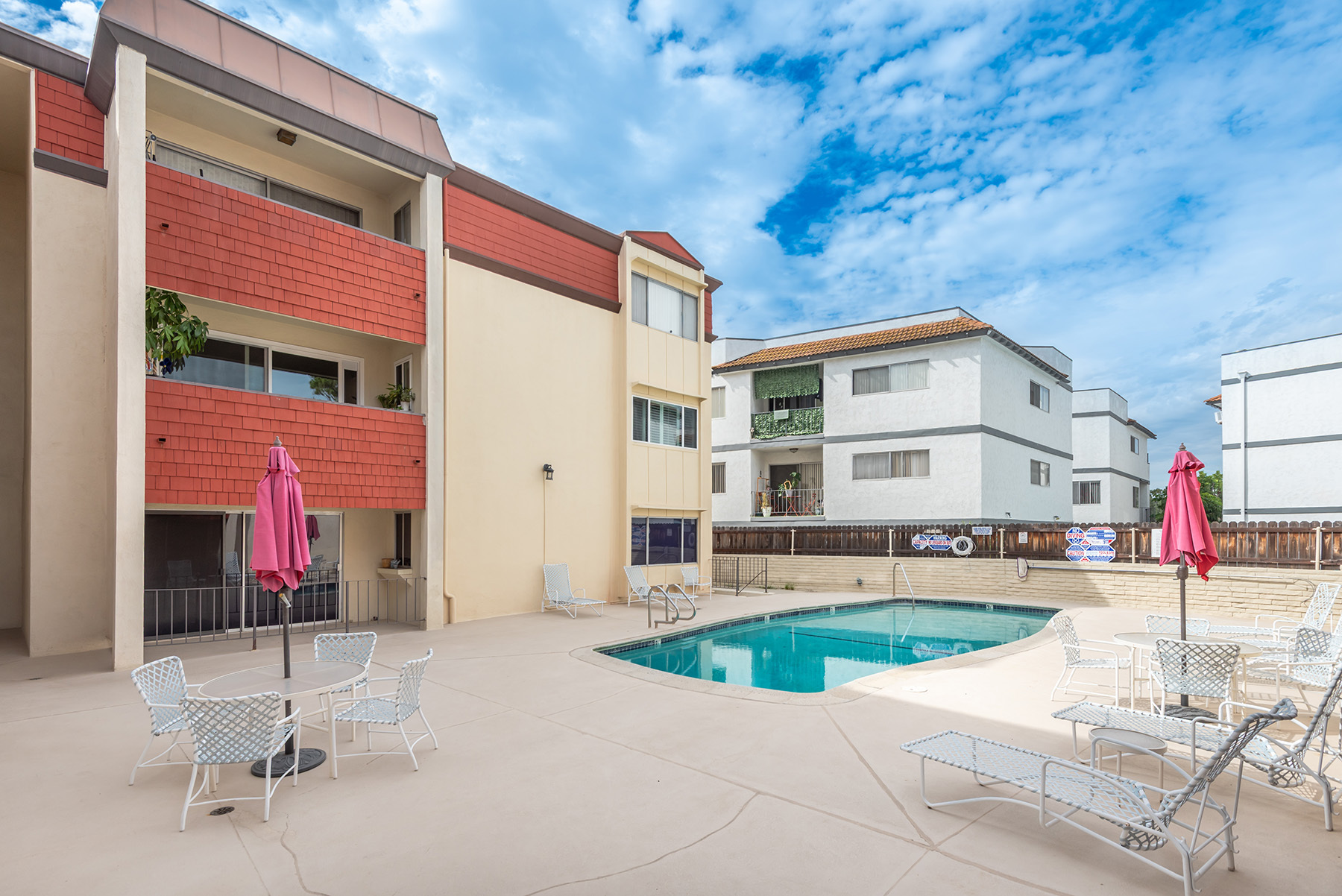  5674 Windsor Way - 物件實景