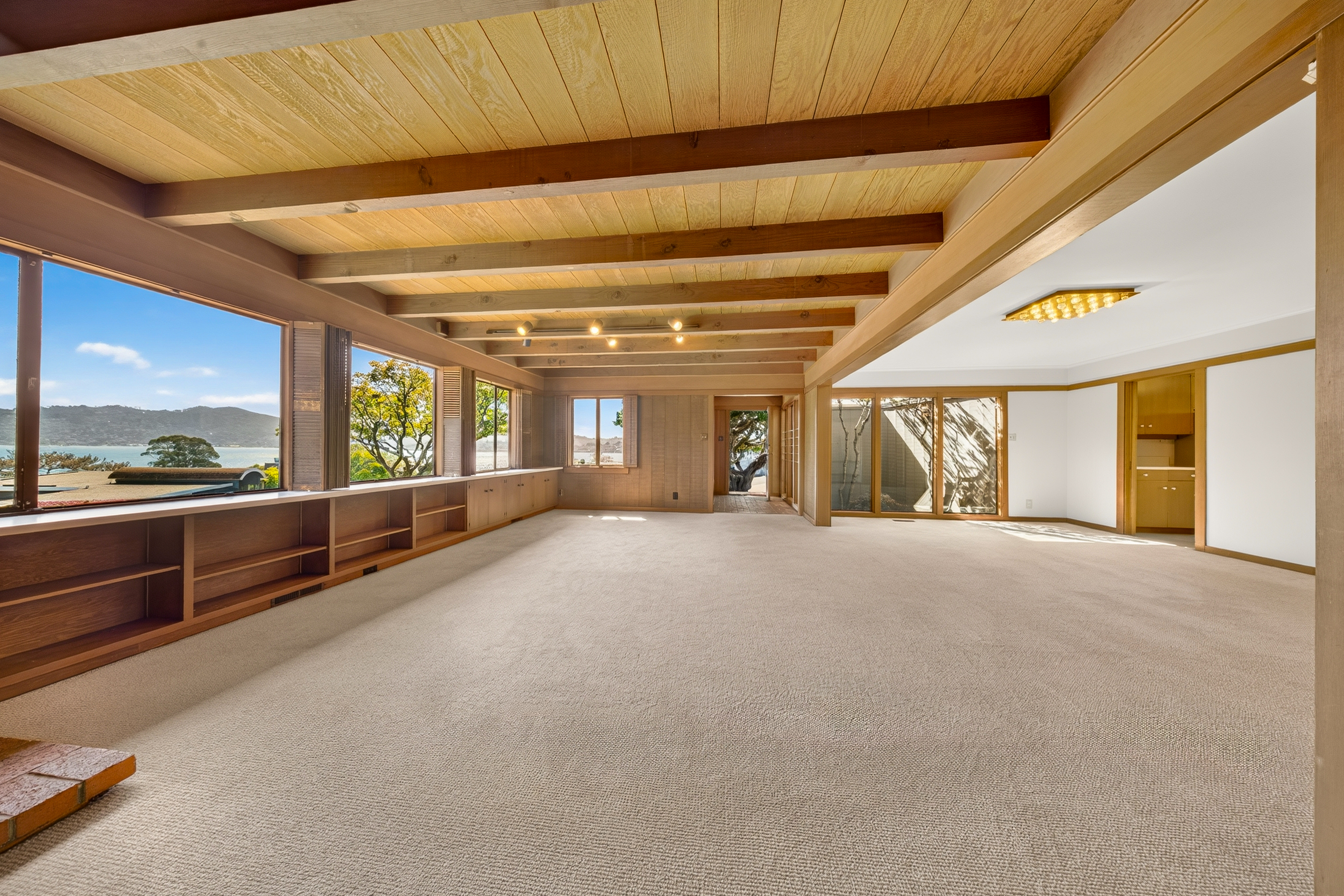  Mid-Century Character. Bay Views. A Rare Tiburon Opportunity - 物件實景